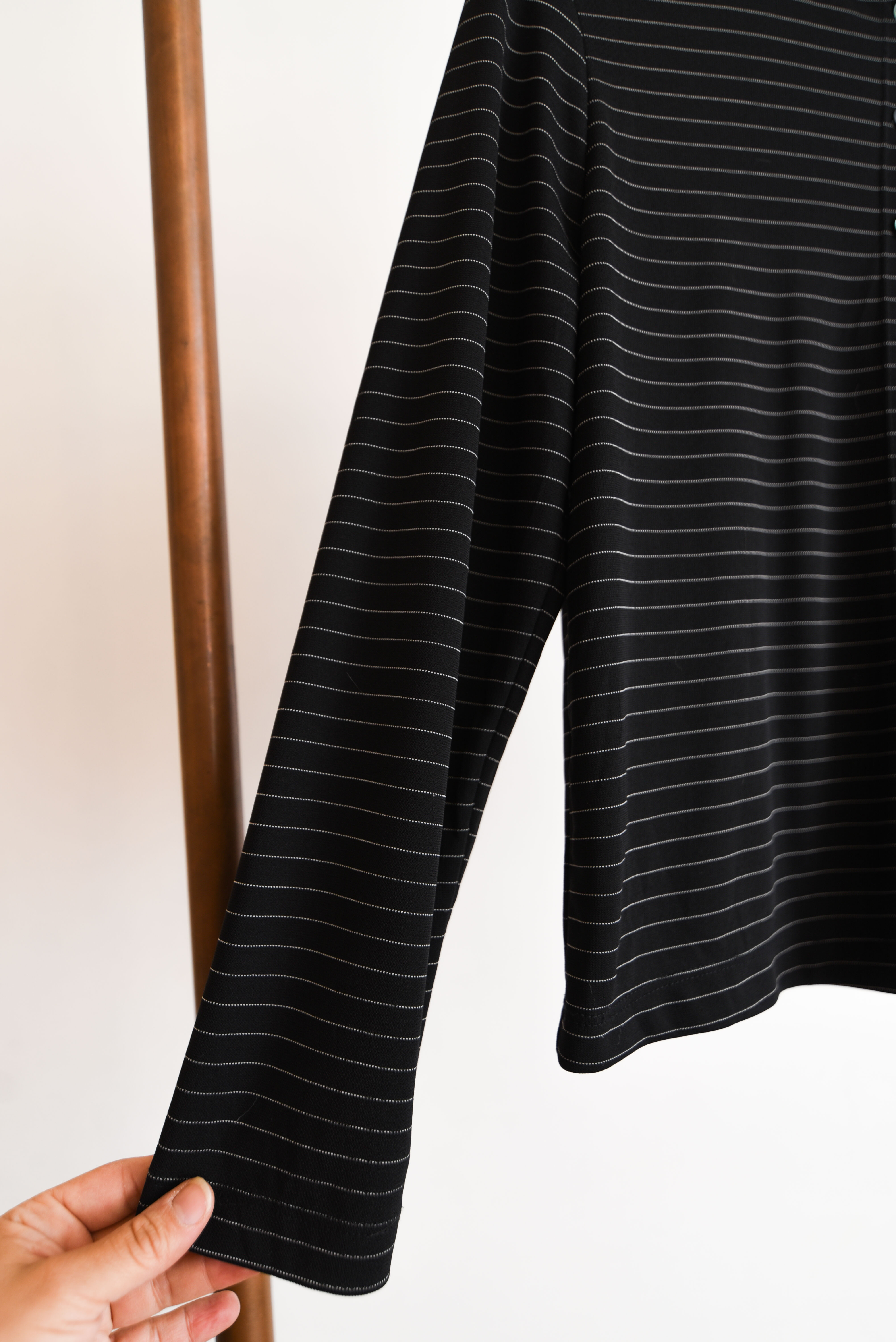 Blusa negra pinstripe 90s