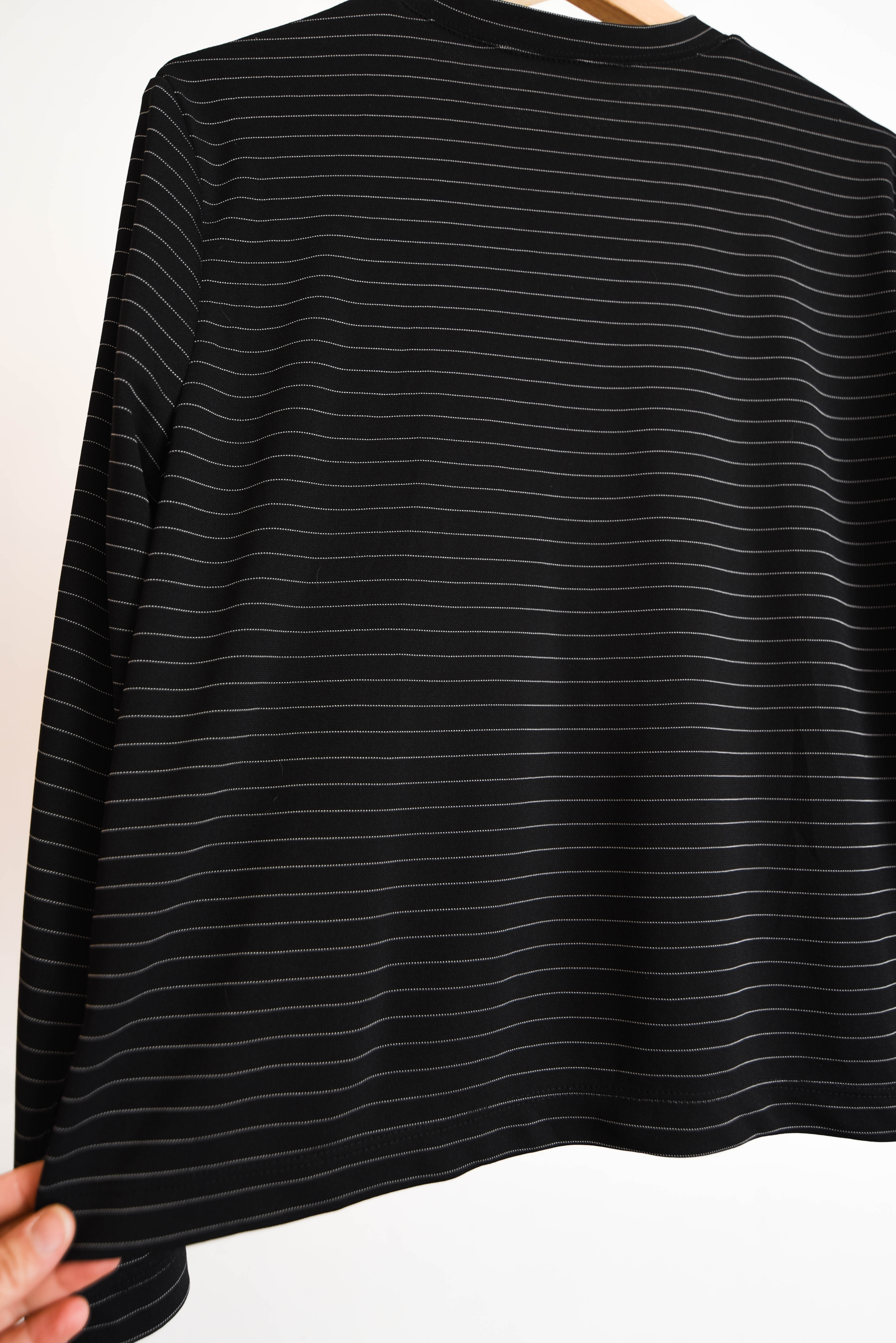 Blusa negra pinstripe 90s