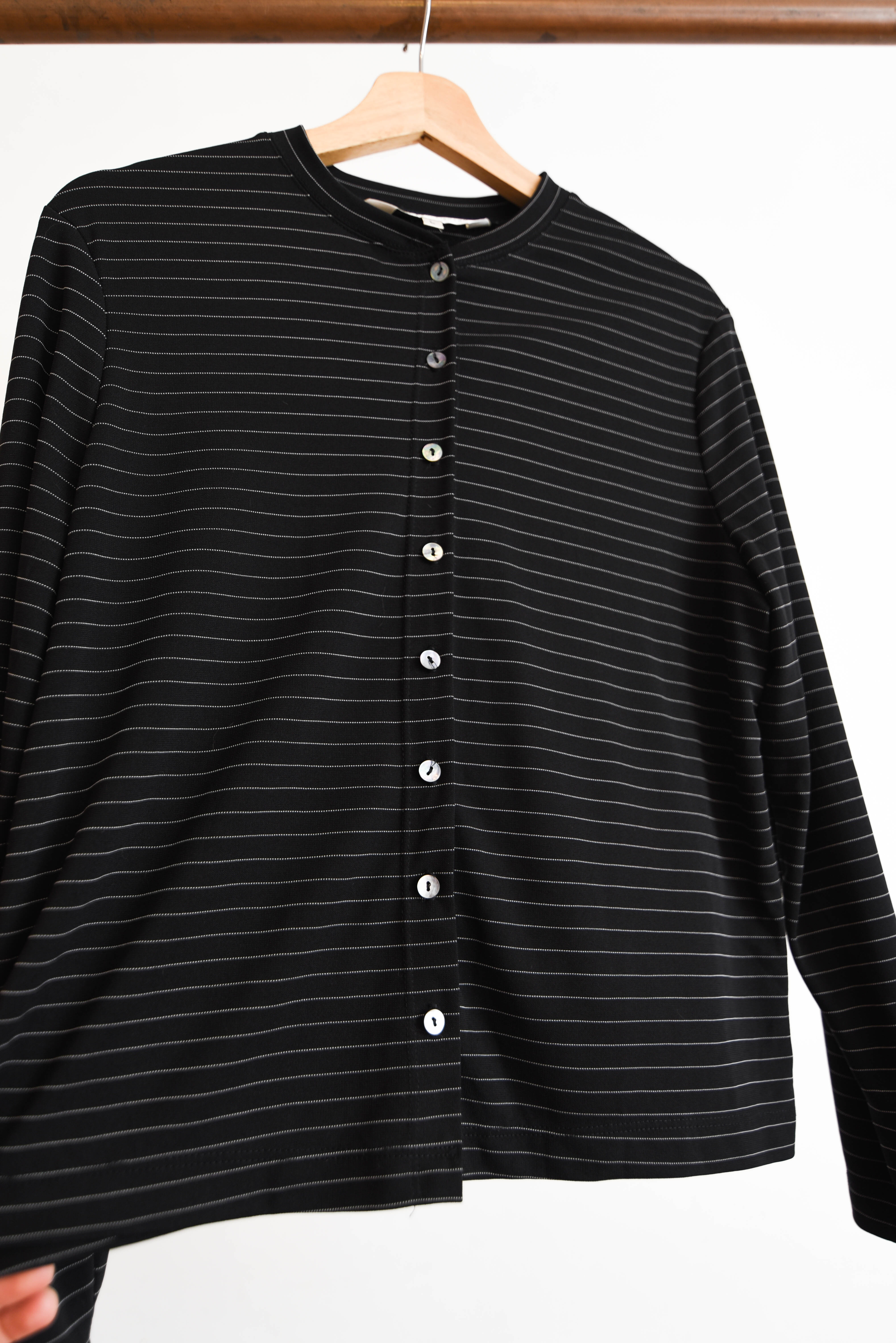 Blusa negra pinstripe 90s