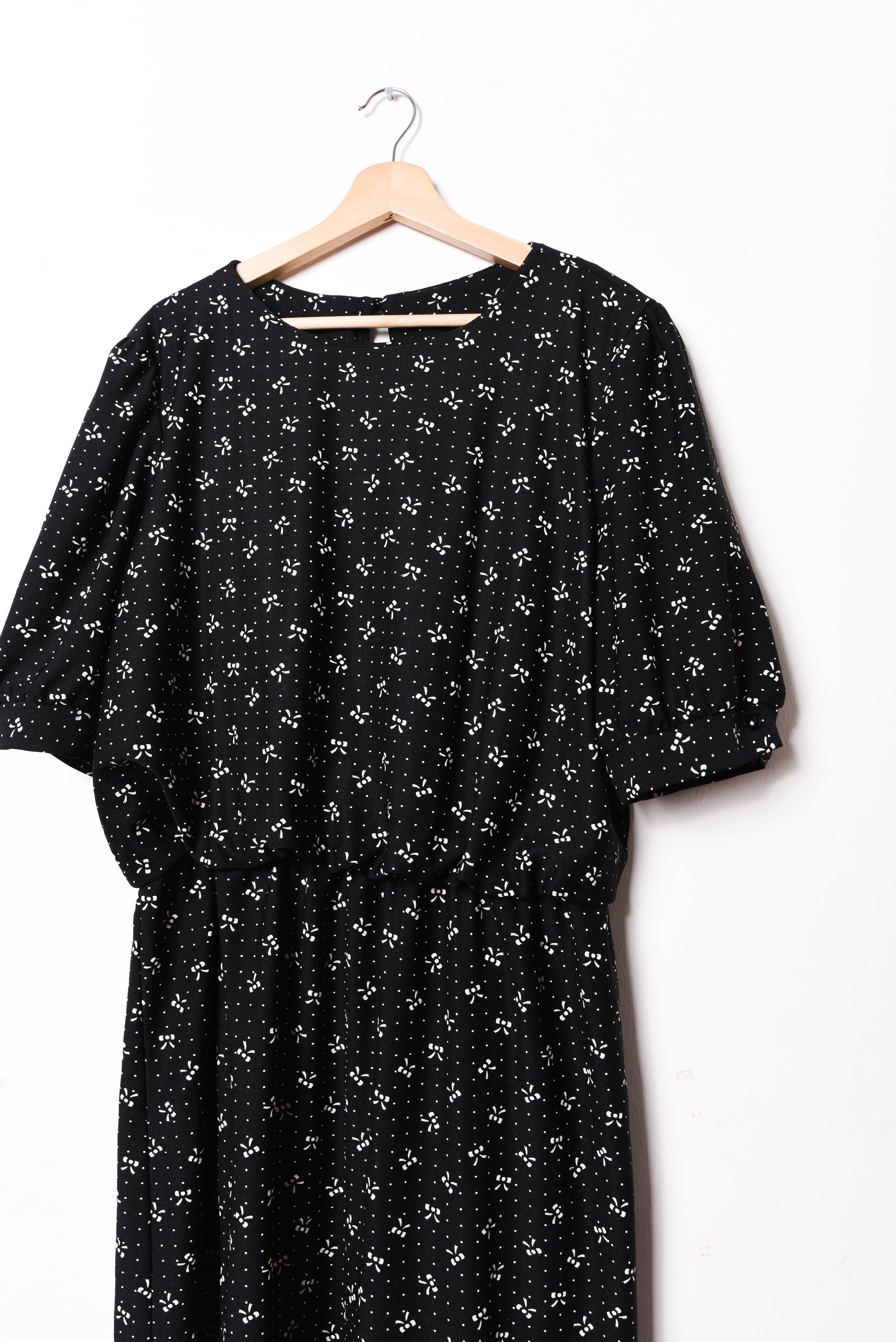 Vestido negro vintage ribbons