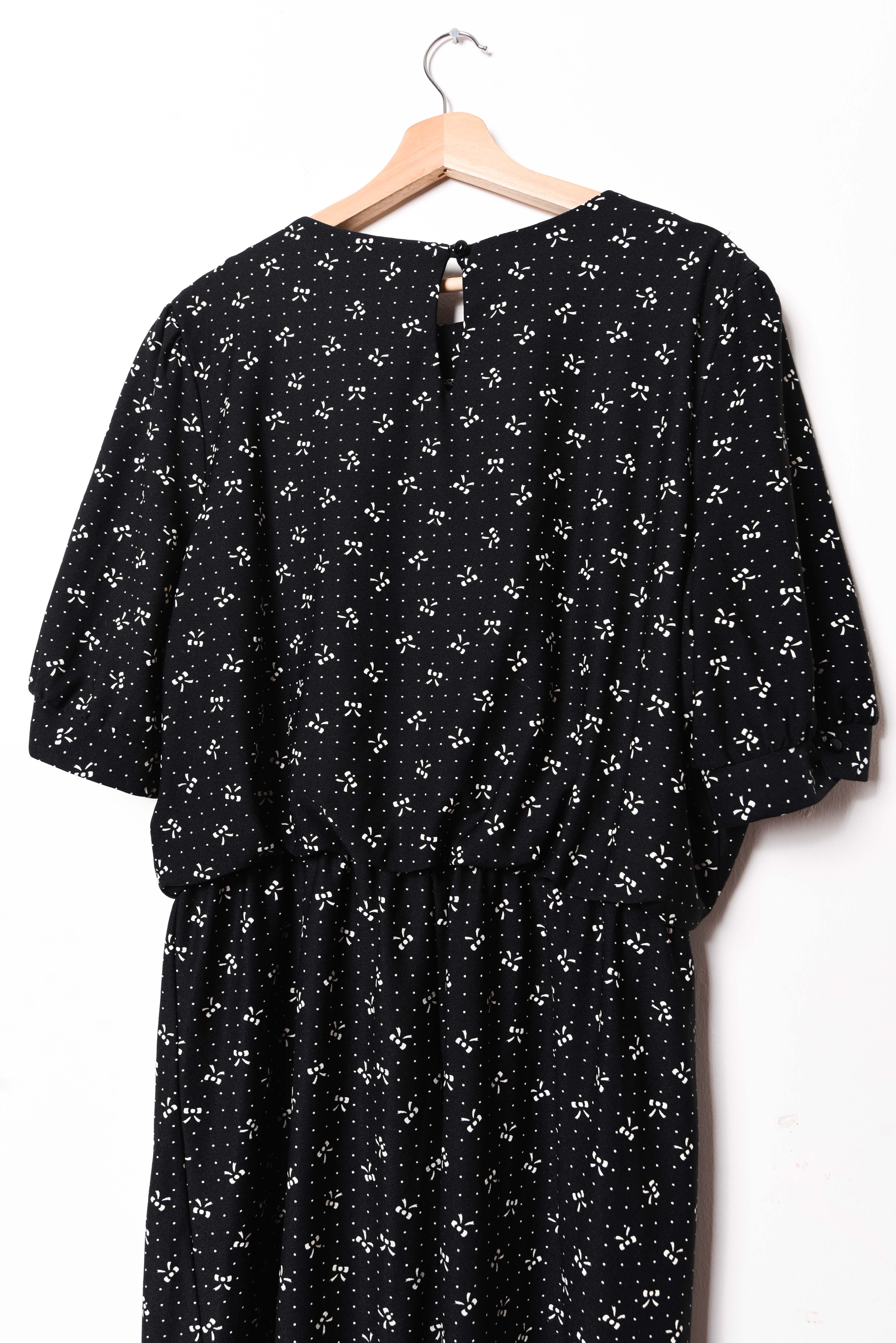 Vestido negro vintage ribbons