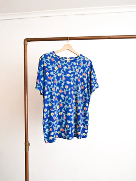 Polera azulina floral 90s