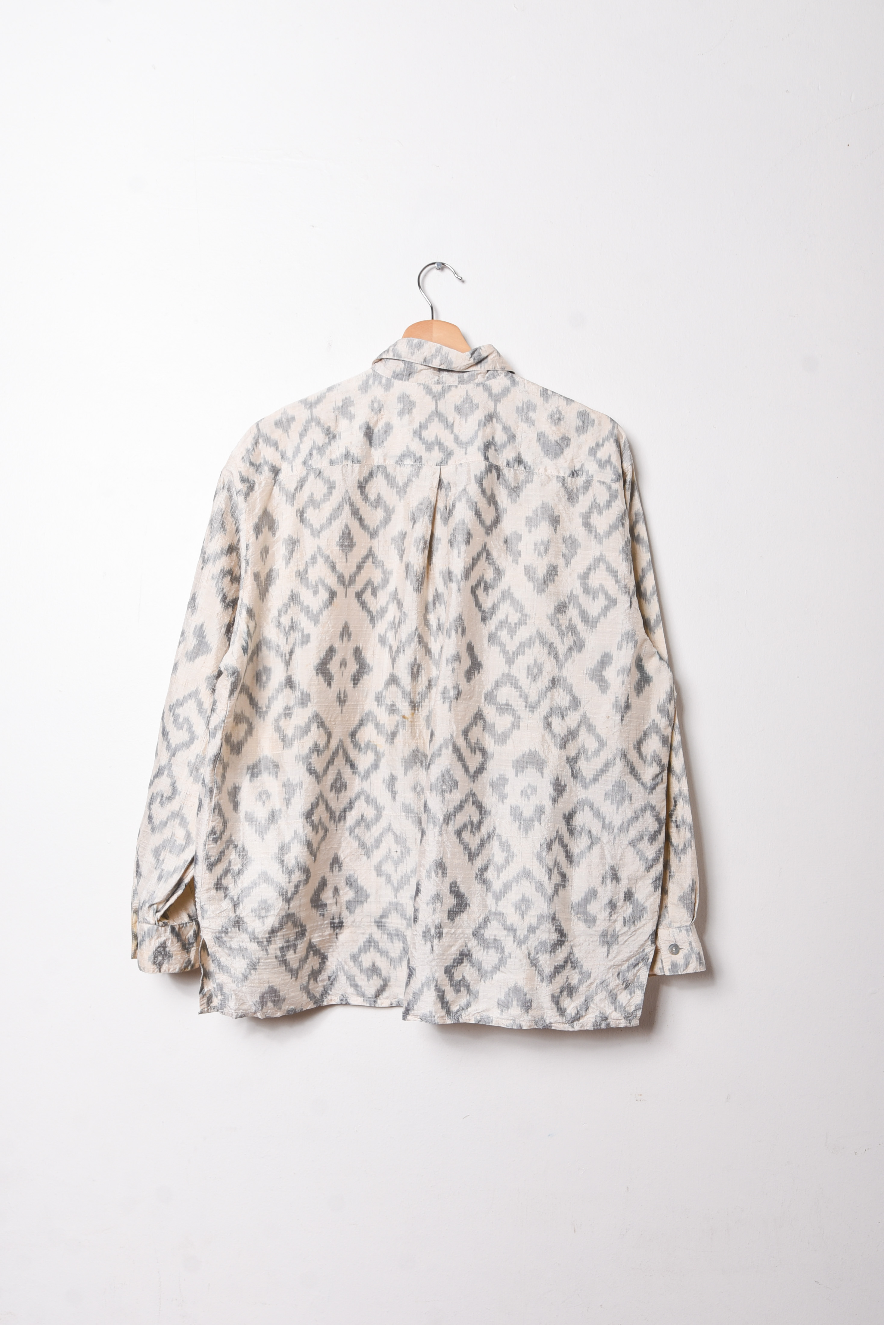 Chaqueta gris perla seda
