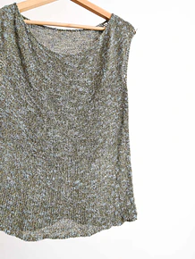 Top tejido gris azulado