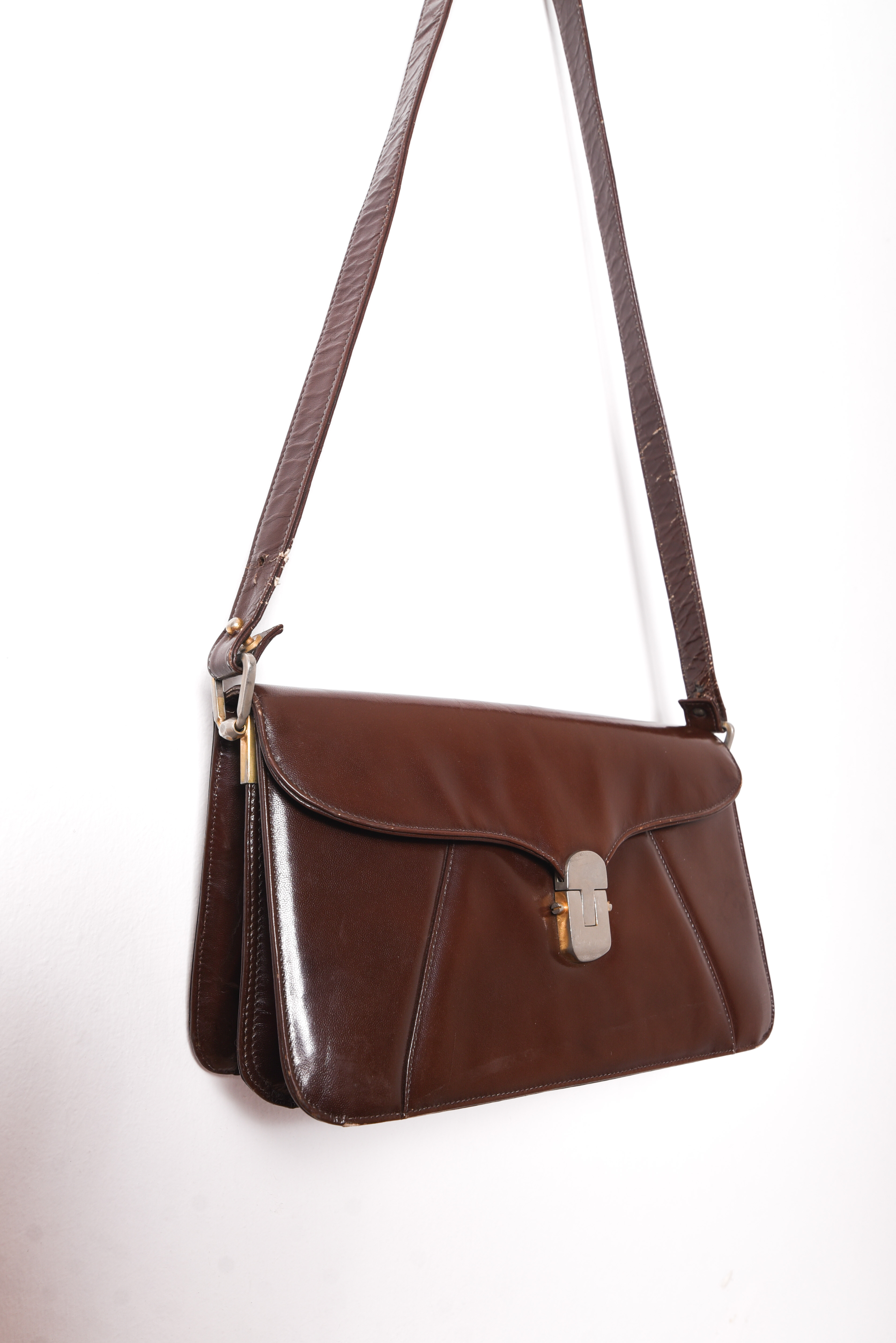 Cartera café cuero vntg