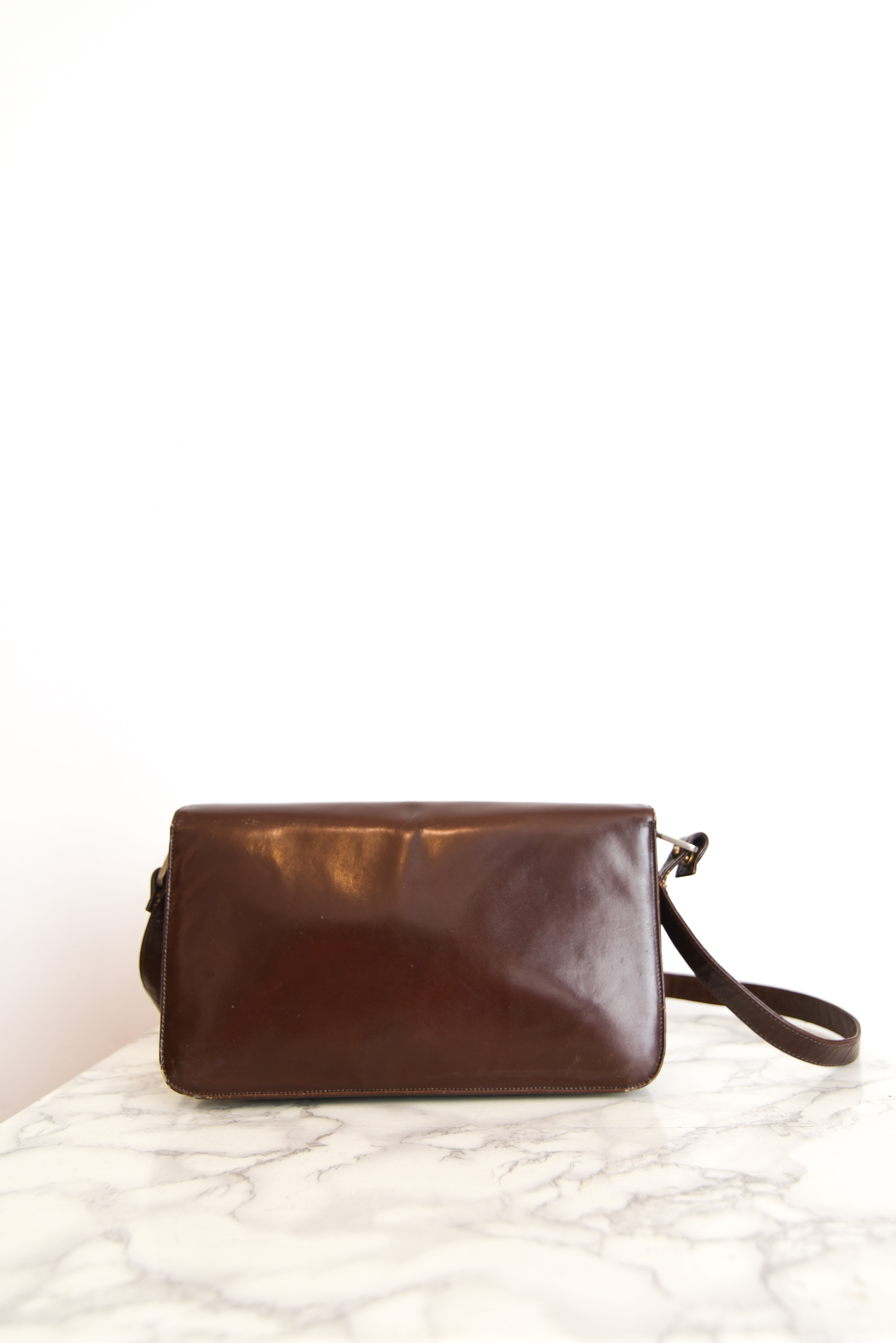 Cartera café cuero vntg