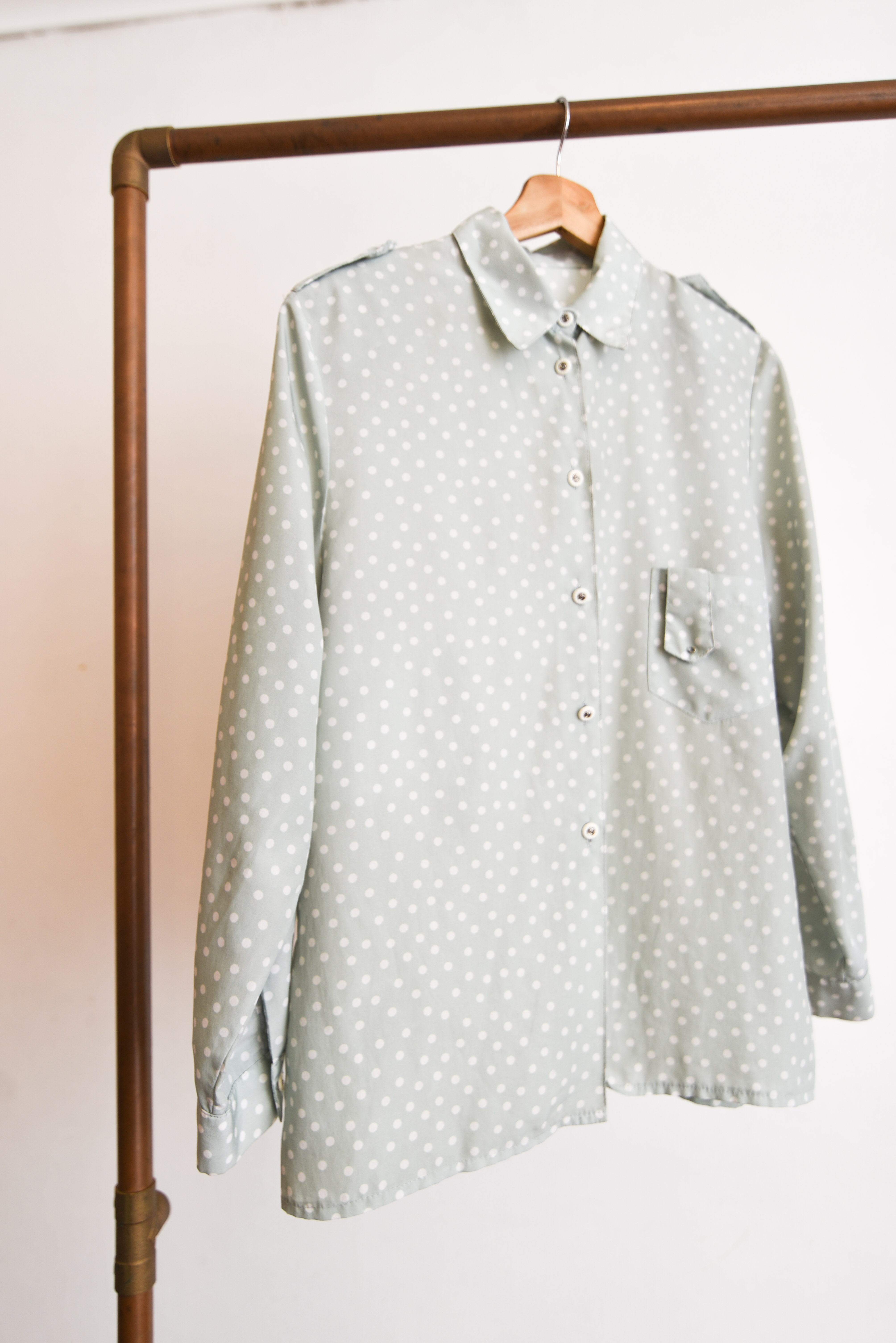 Blusa gris vintage lunares