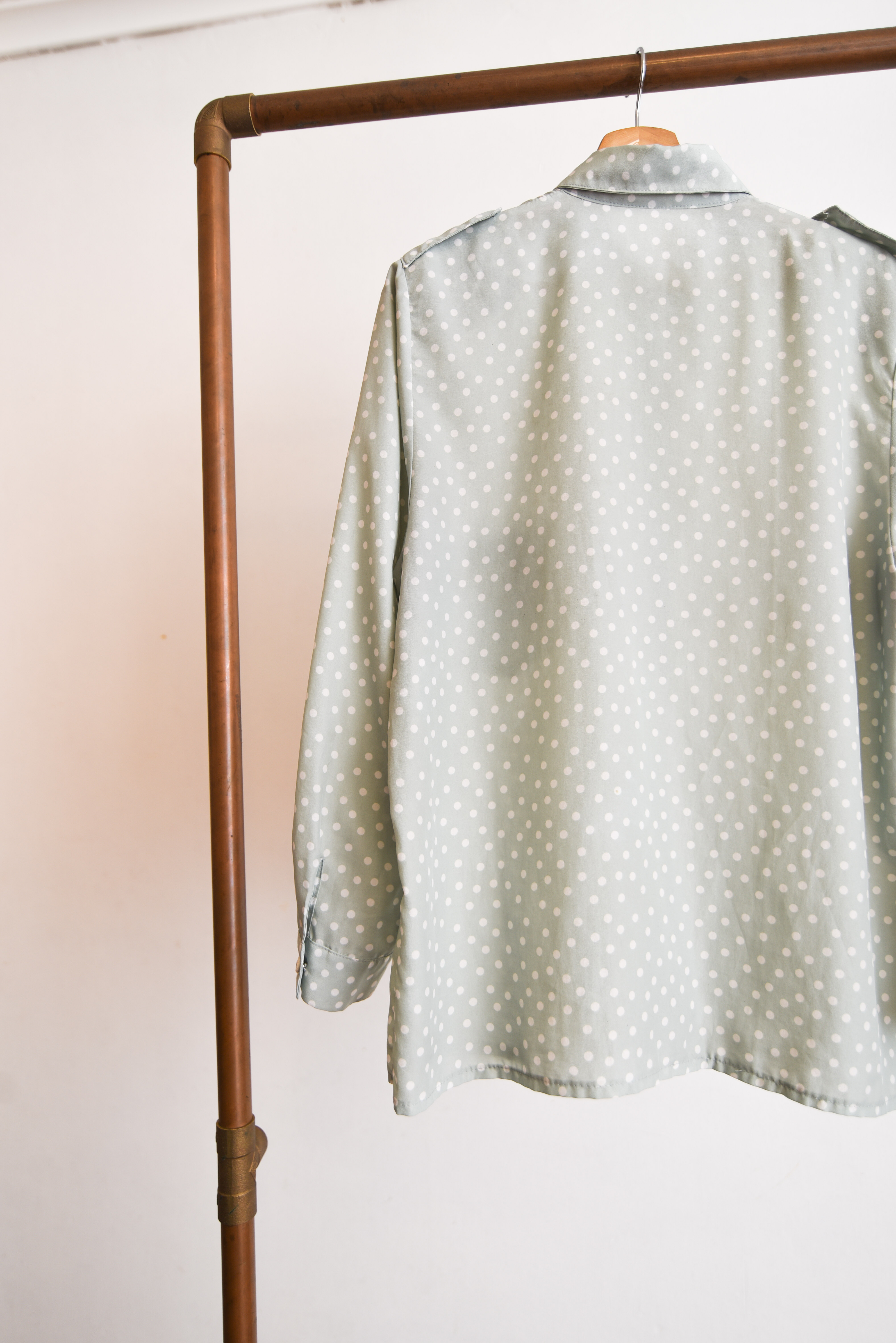 Blusa gris vintage lunares