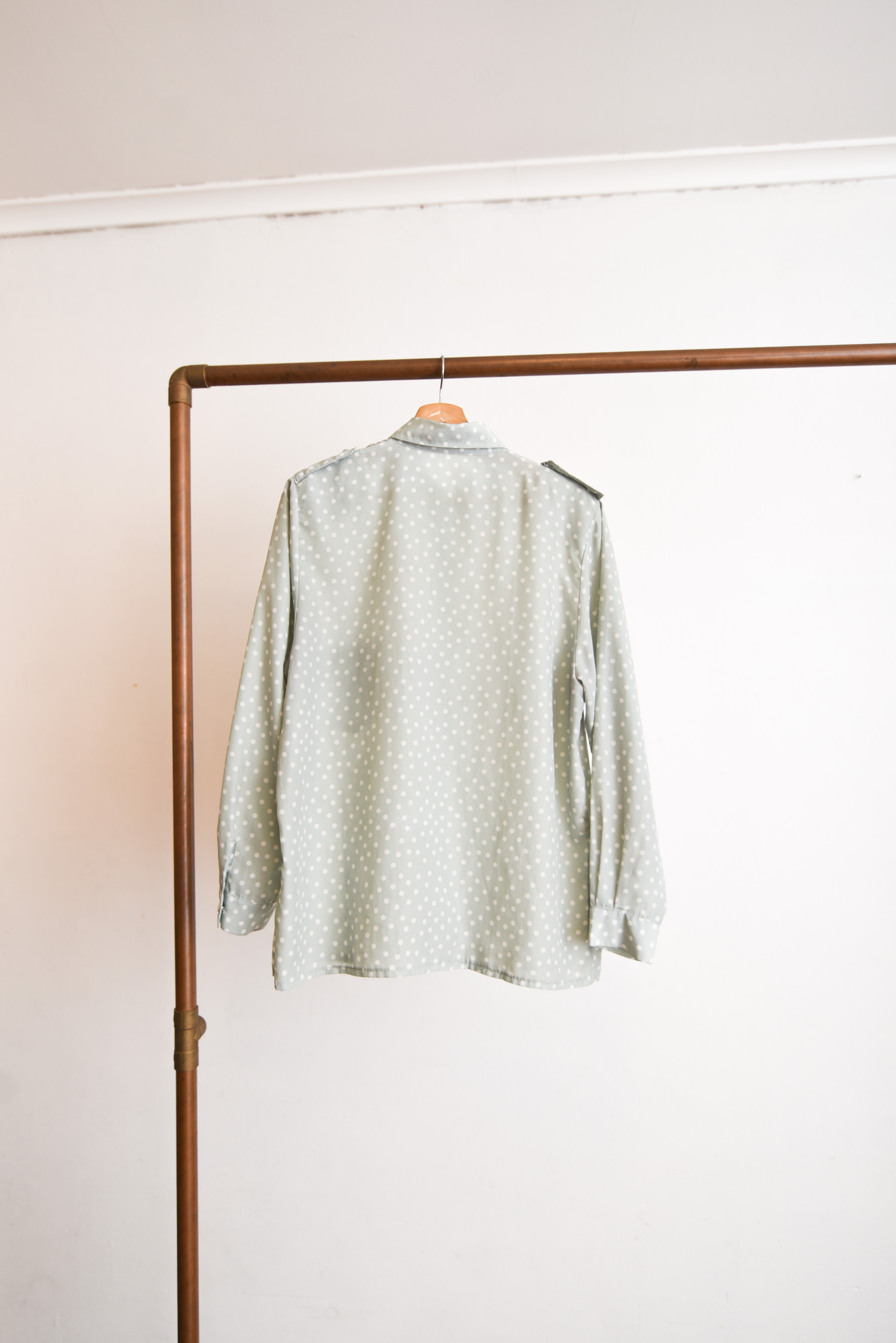 Blusa gris vintage lunares