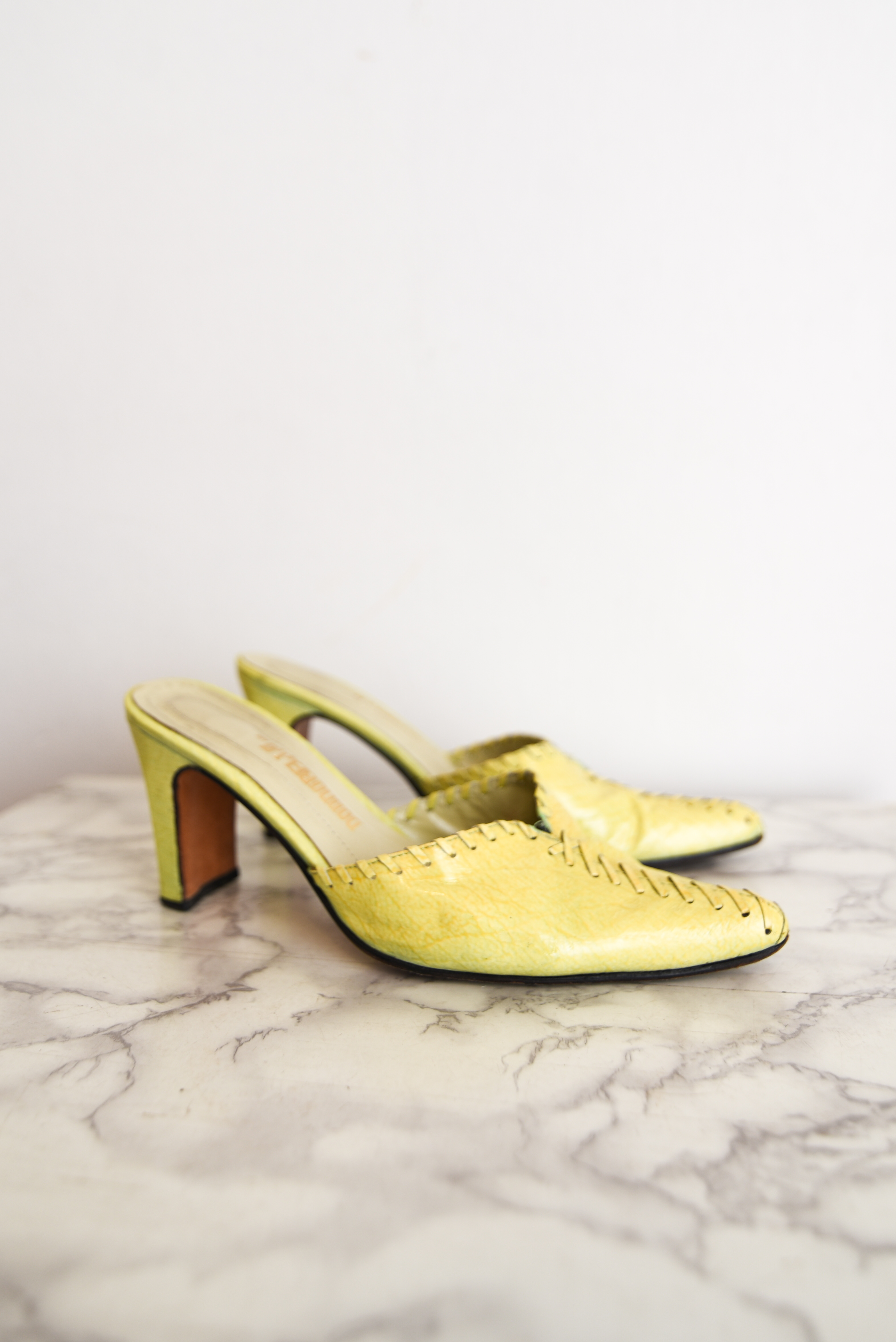 Zapatos de taco amarillo vntg