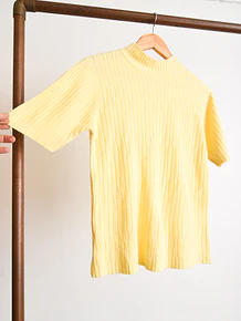 Polera tejida amarilla