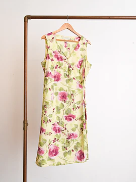 Vestido envolvente verde floral