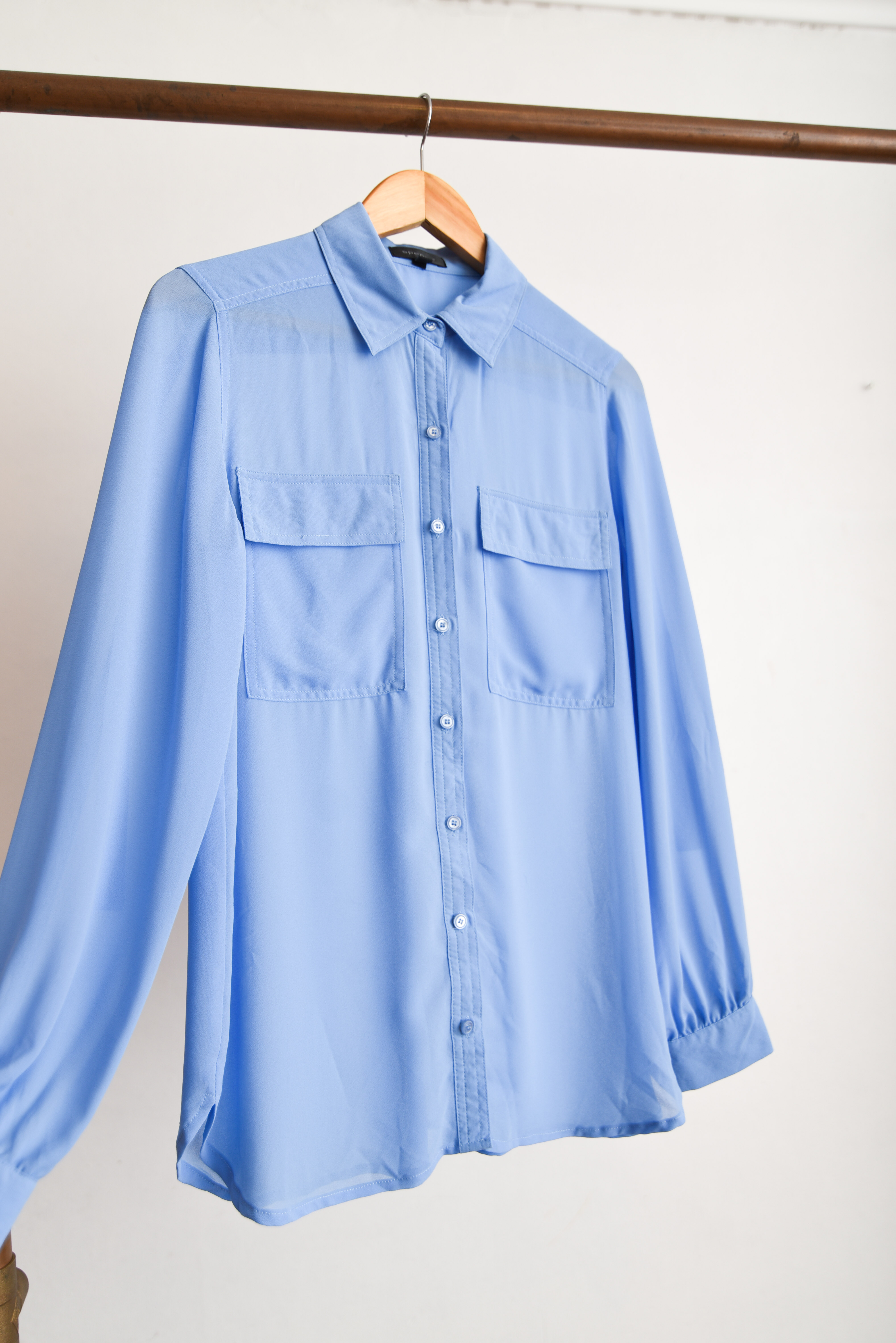 Blusa celeste traslucida