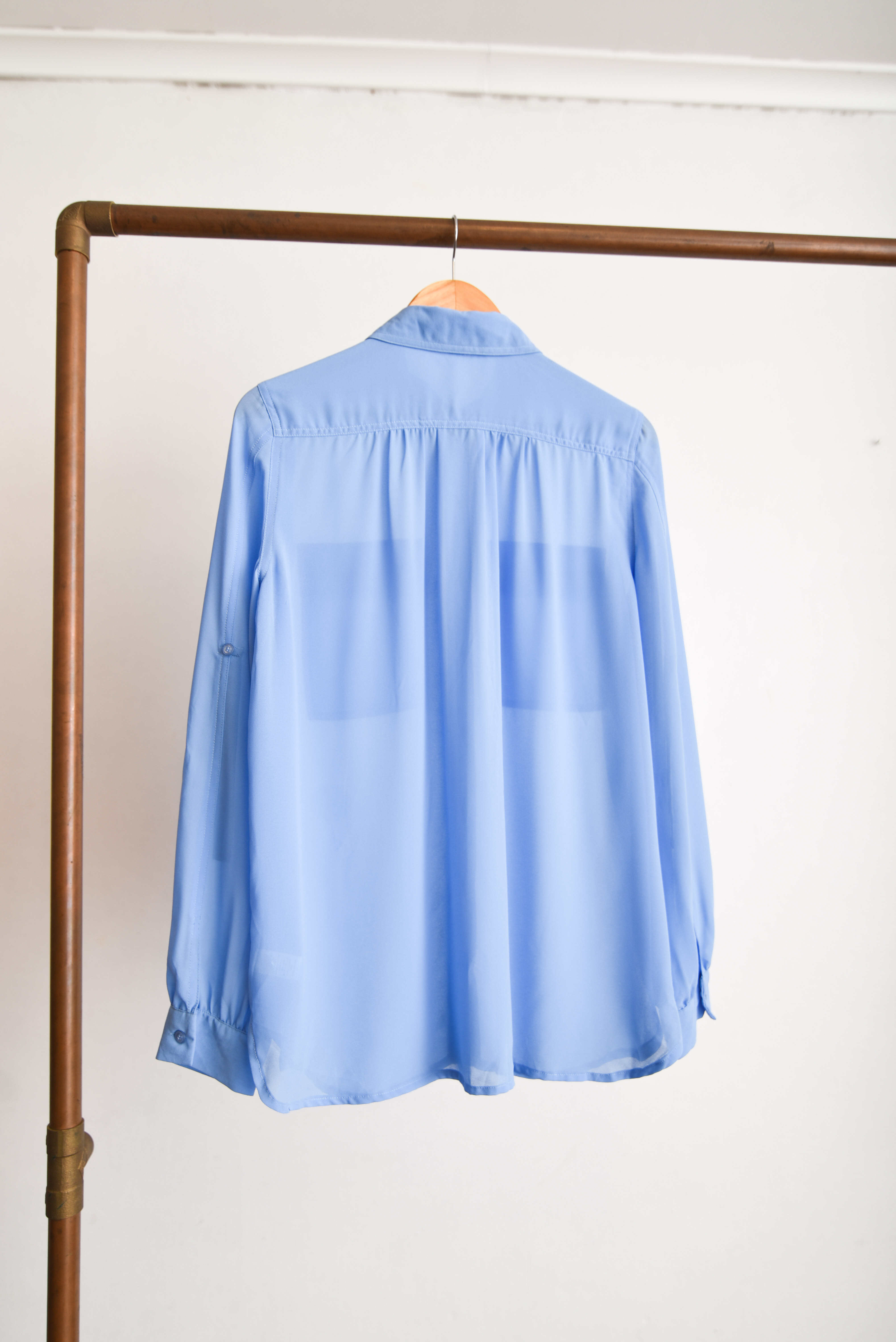 Blusa celeste traslucida