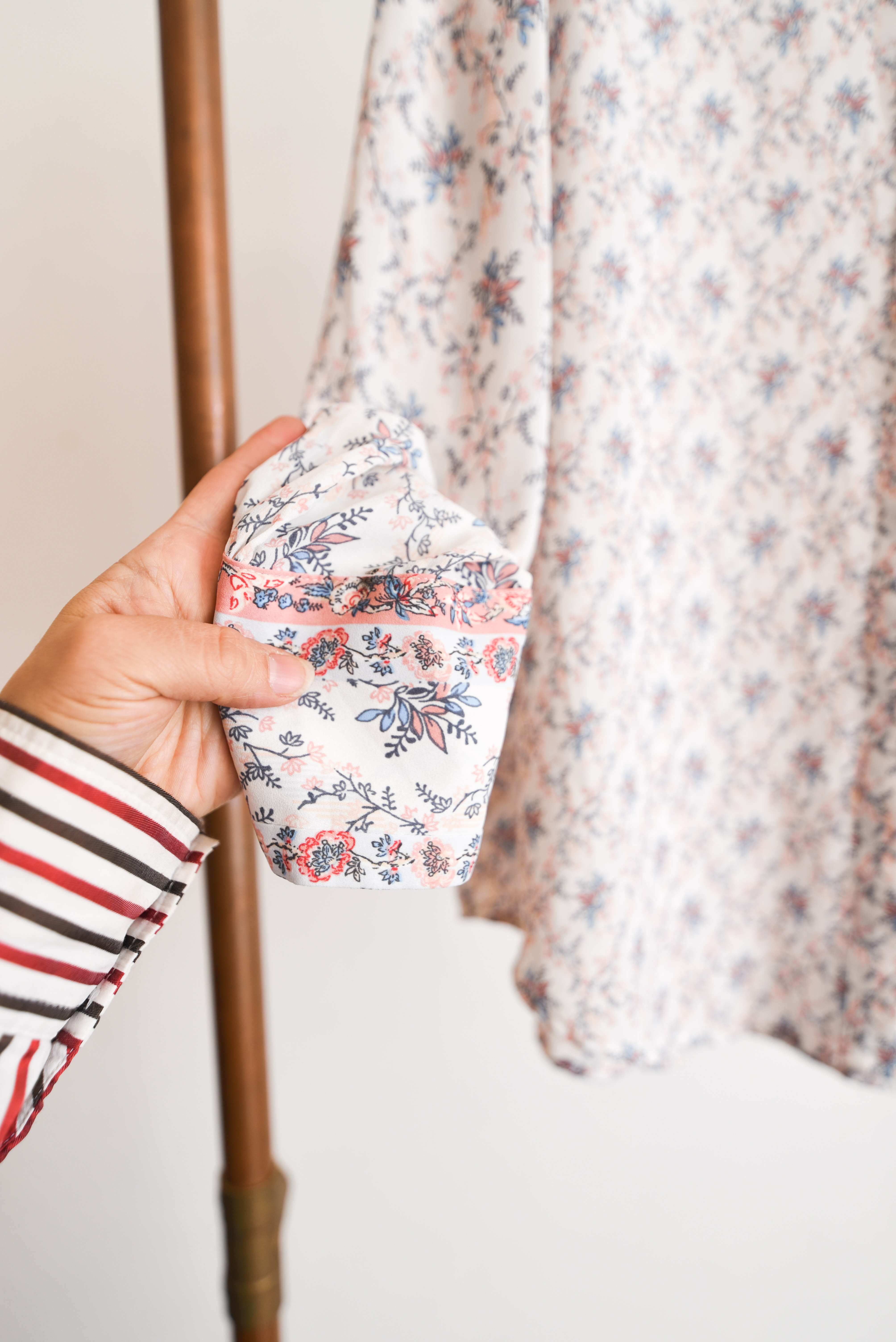 Blusa blanca flores pasteles
