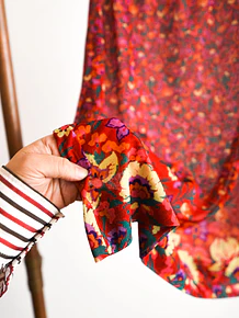 Falda vintage roja floral