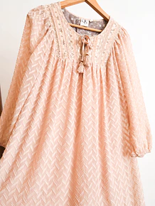 Vestido boho vaporoso nude