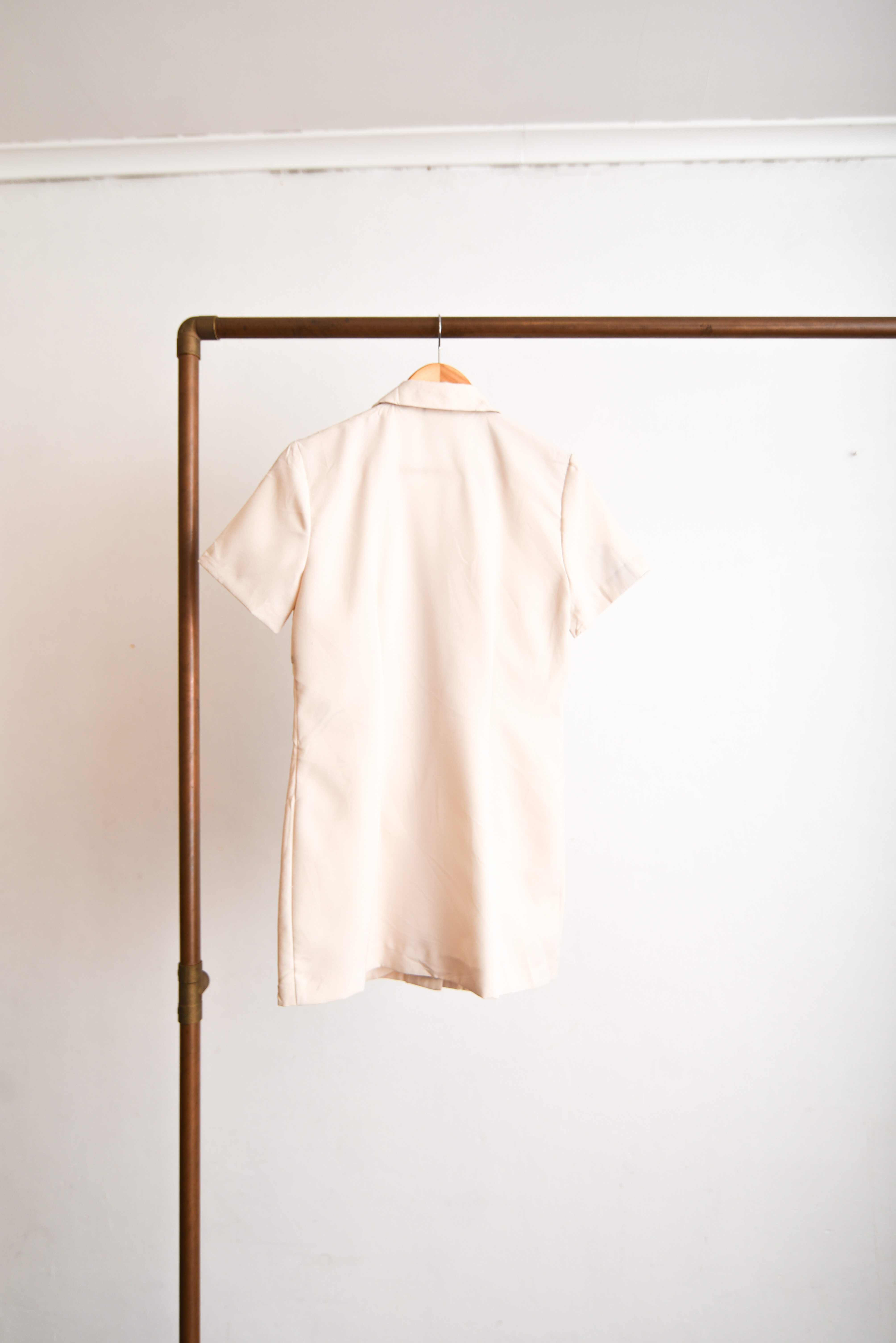 Mini vestido marfil botones 90s