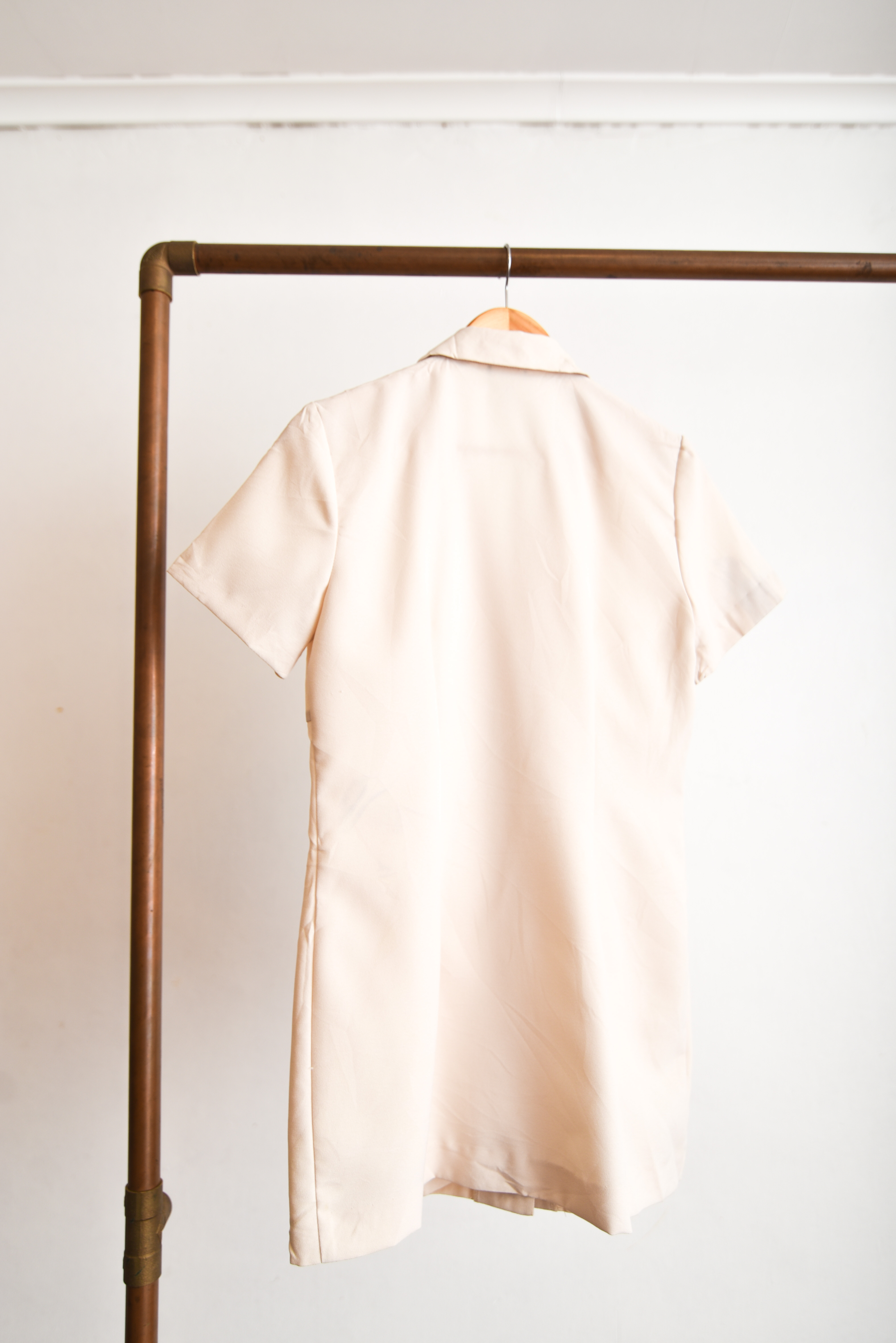 Mini vestido marfil botones 90s