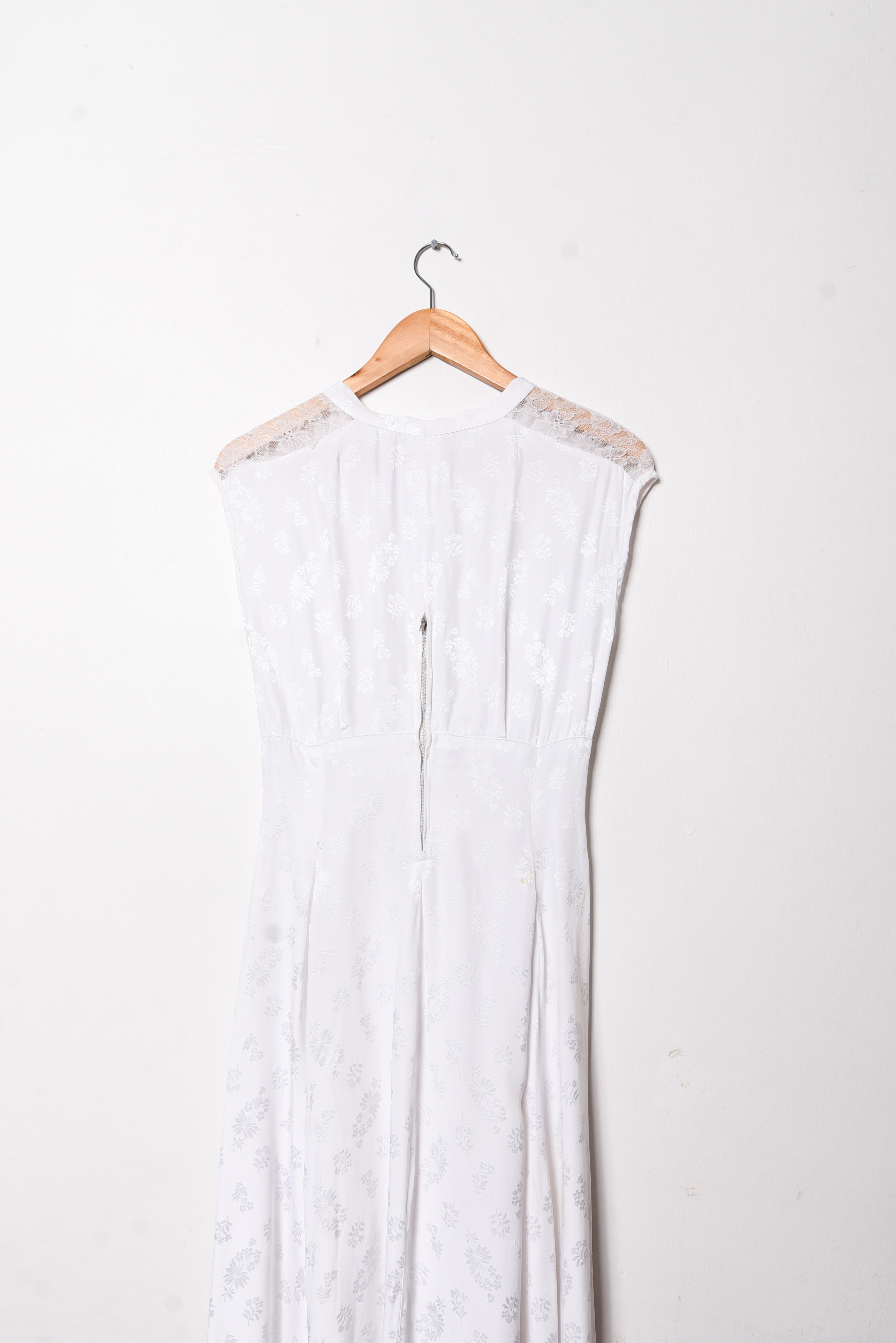 Maxi vestido blanco brocato 70s
