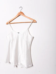 Top blanco satín