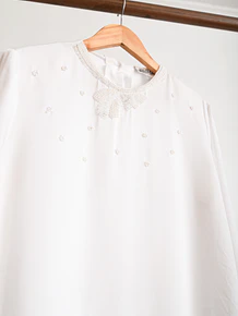 Blusa blanca vintage bordado perlas