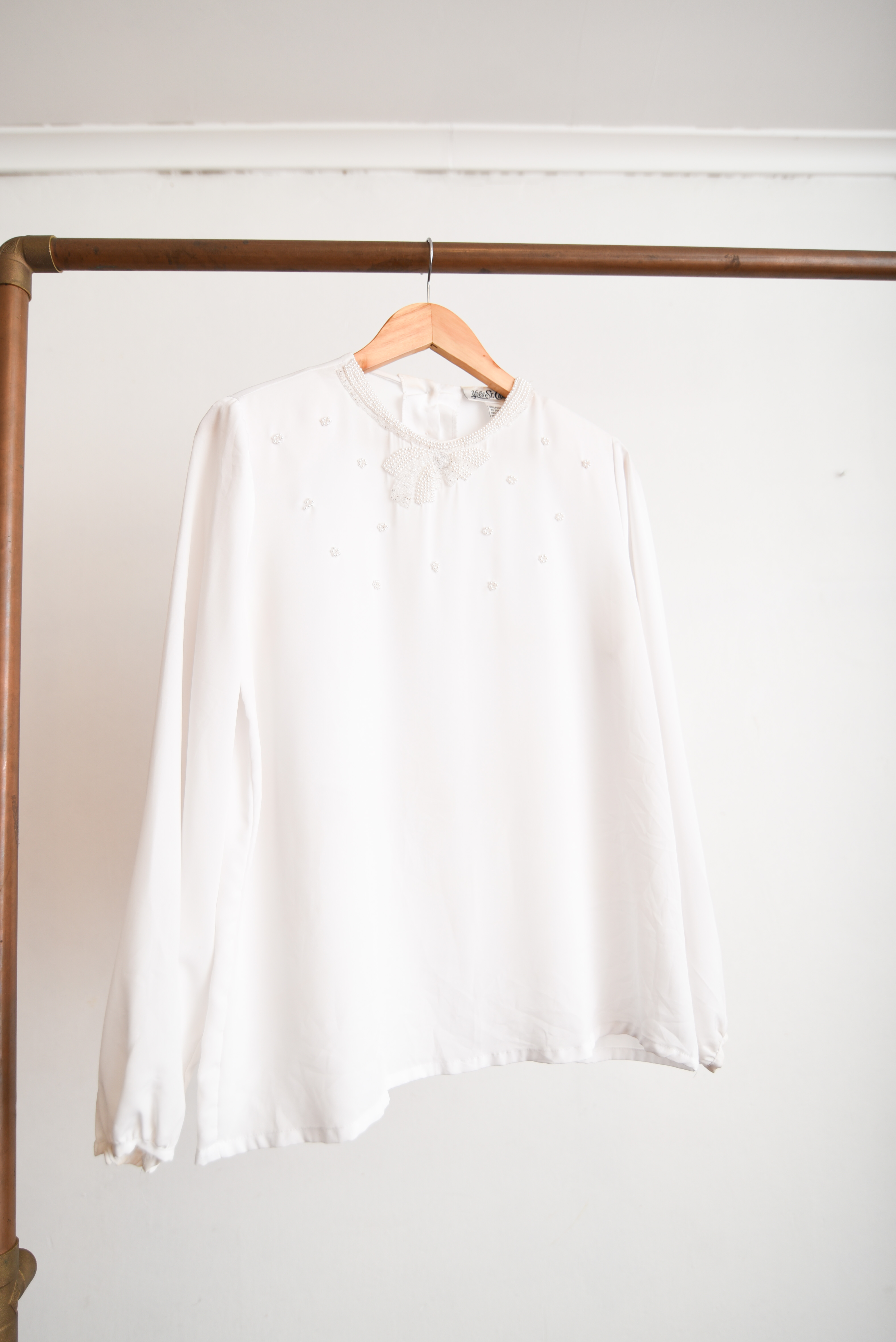 Blusa blanca vintage bordado perlas