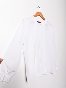 Blusa blanca plisada vintage