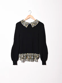 Chaleco negro cuellito blusa floral