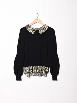 Chaleco negro cuellito blusa floral