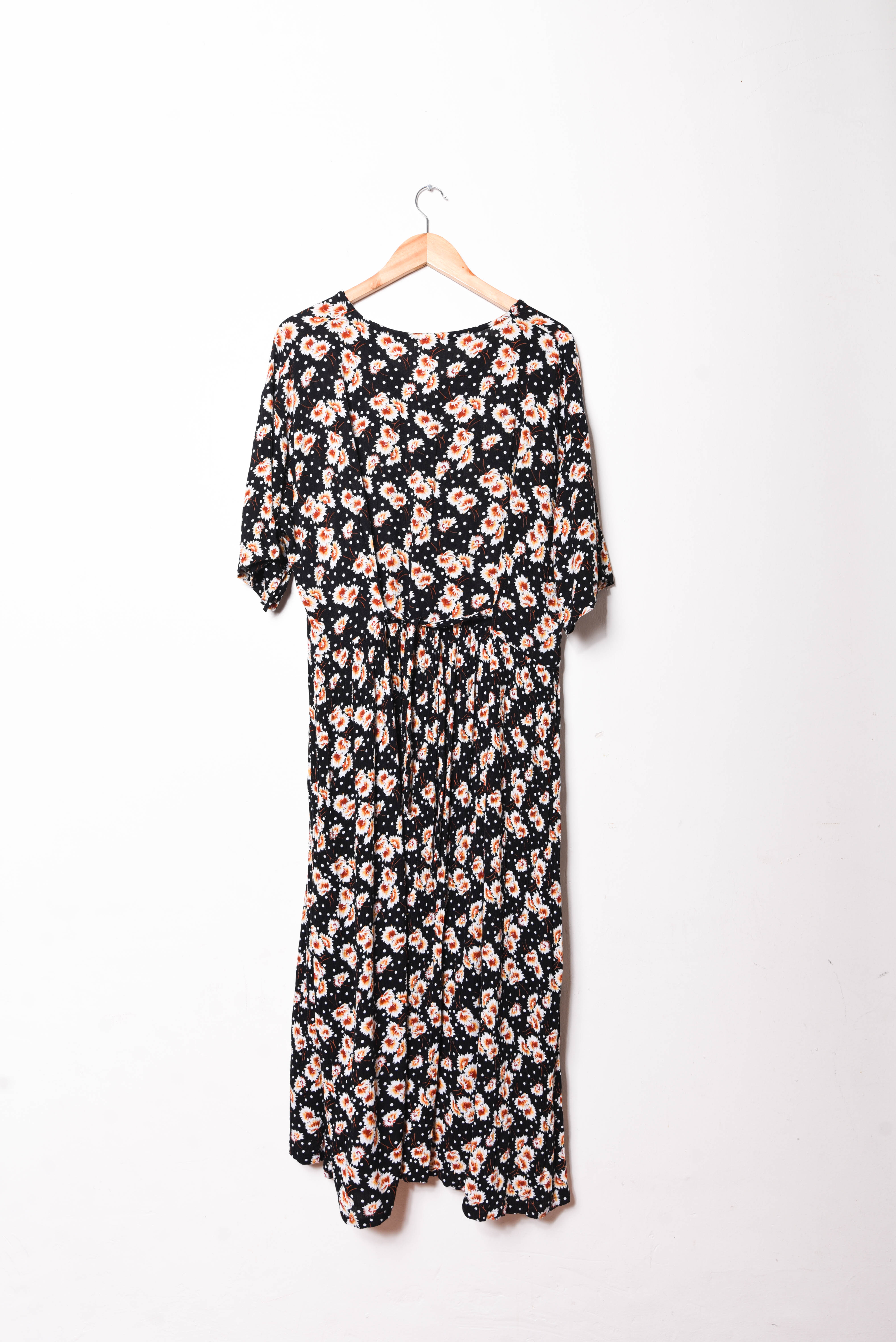 Maxi vestido negro bambula floral dots