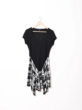 Vestido black tartán nudo