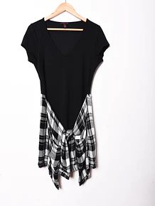 Vestido black tartán nudo
