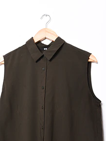 Blusa café Uniqlo