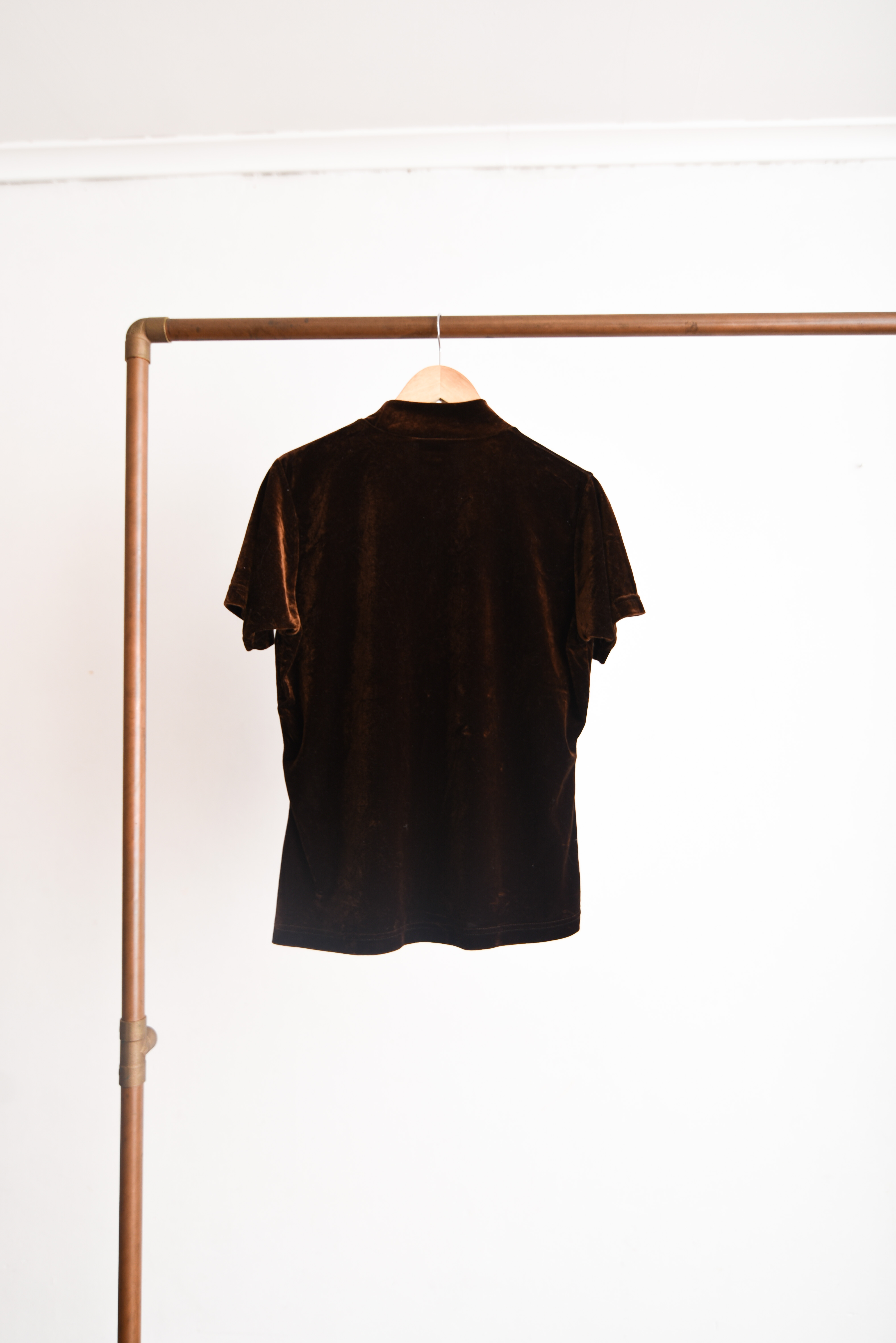 Polera café velvet 90s