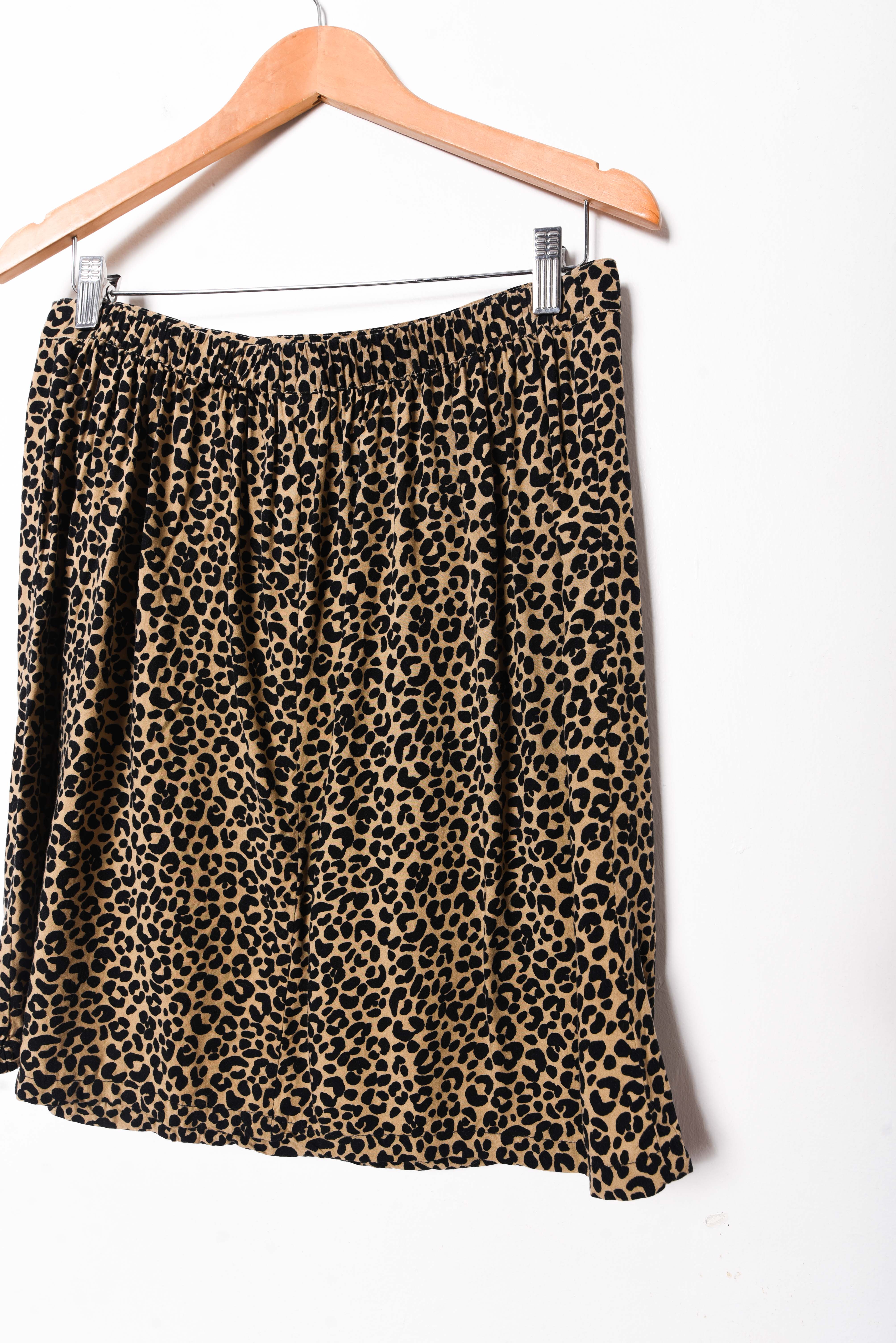Falda café animal print