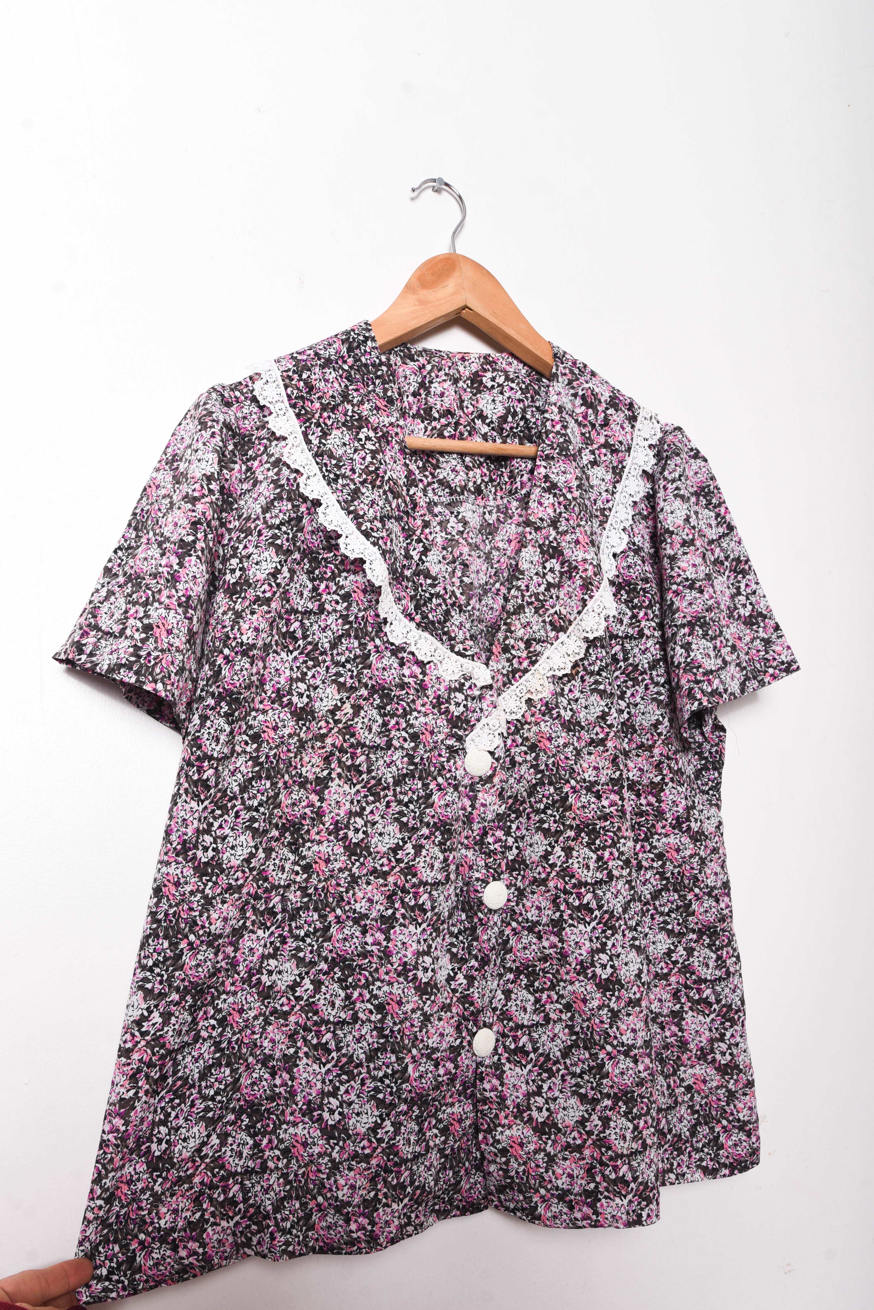 Blusa rosa floral vintage cuellito