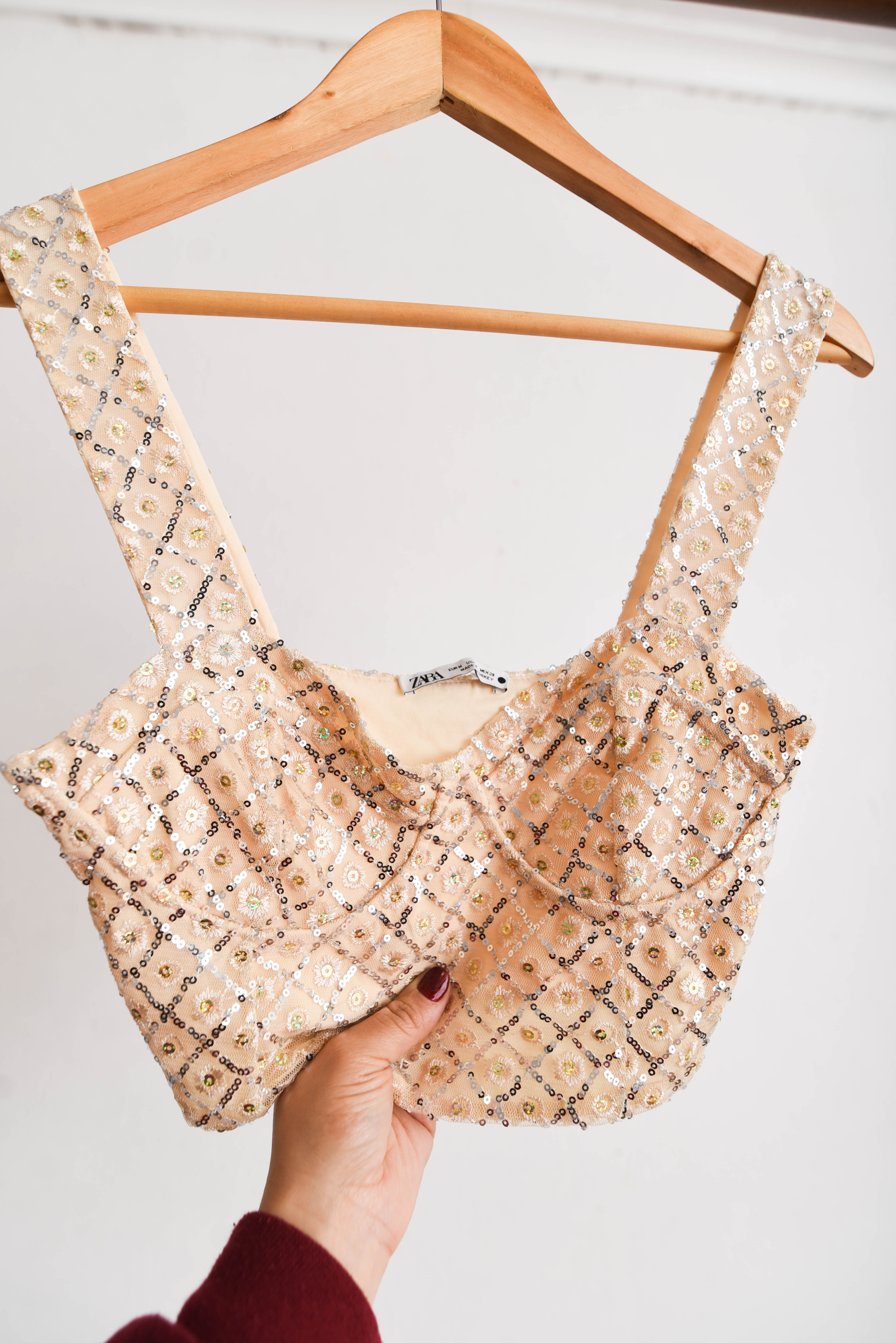 Top marfil brillos y lentejuelas