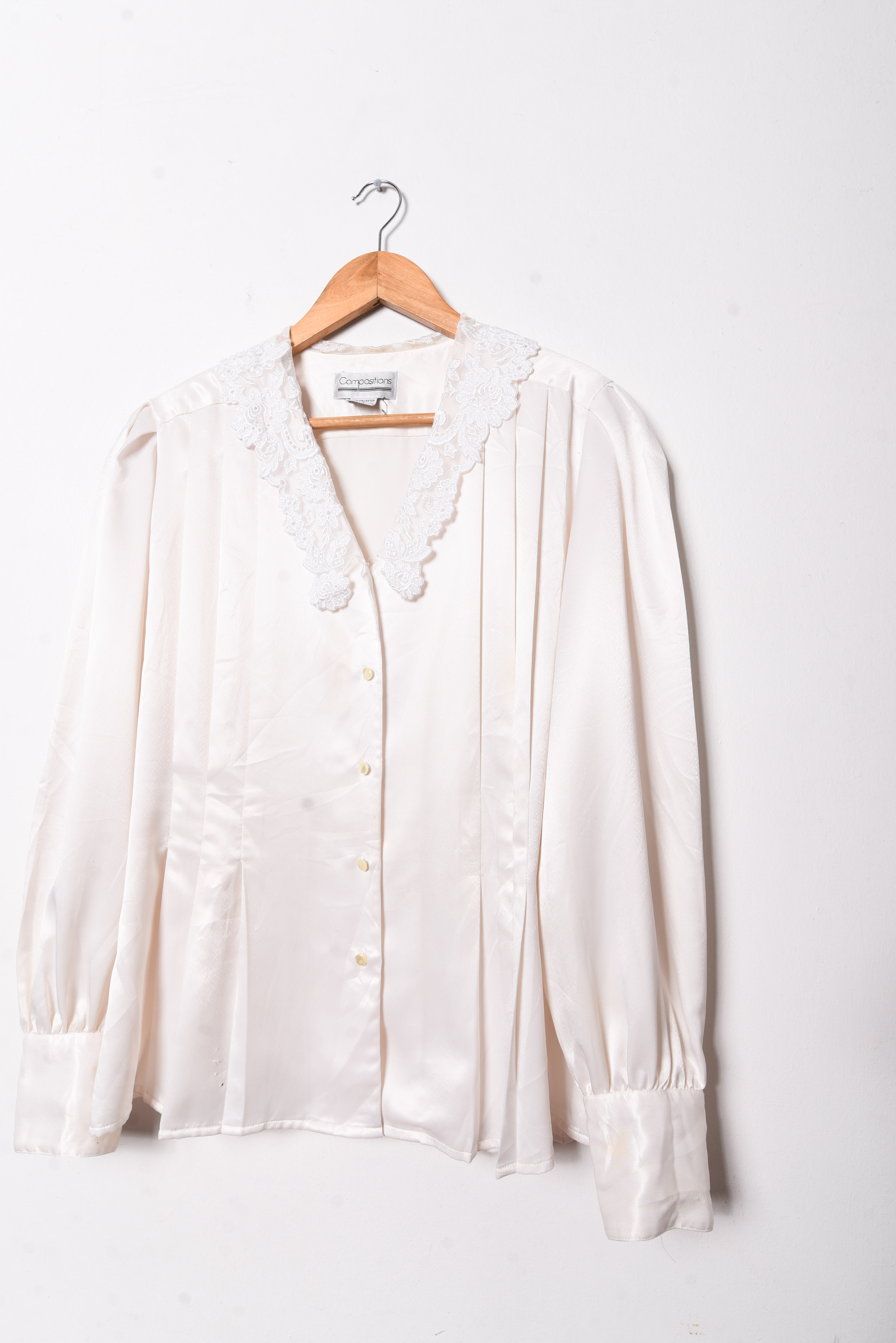Blusa vintage satín cuellito
