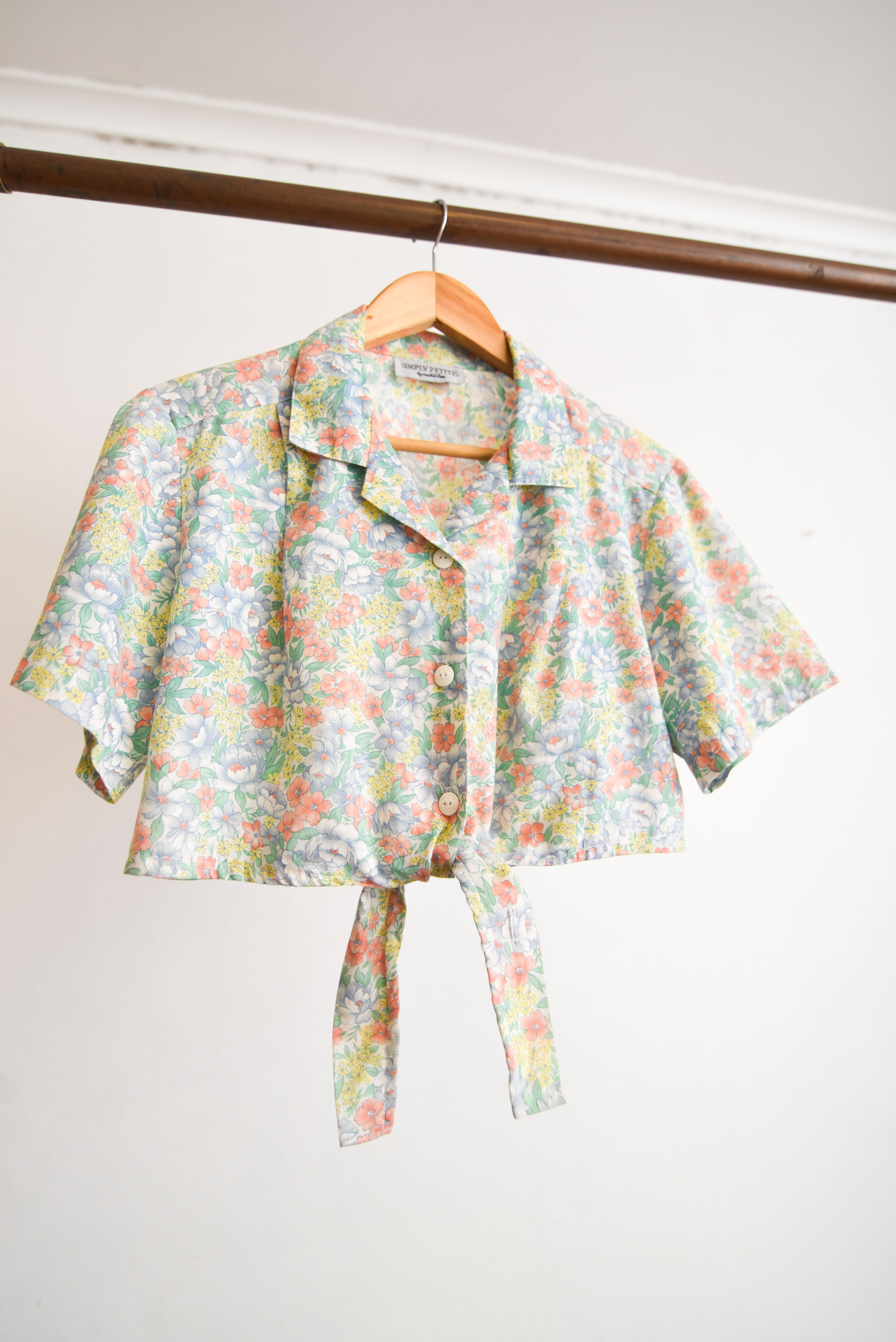 Blusa crop lazito pastel floral vntg