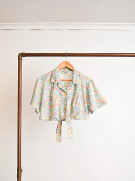 Blusa crop lazito pastel floral vntg