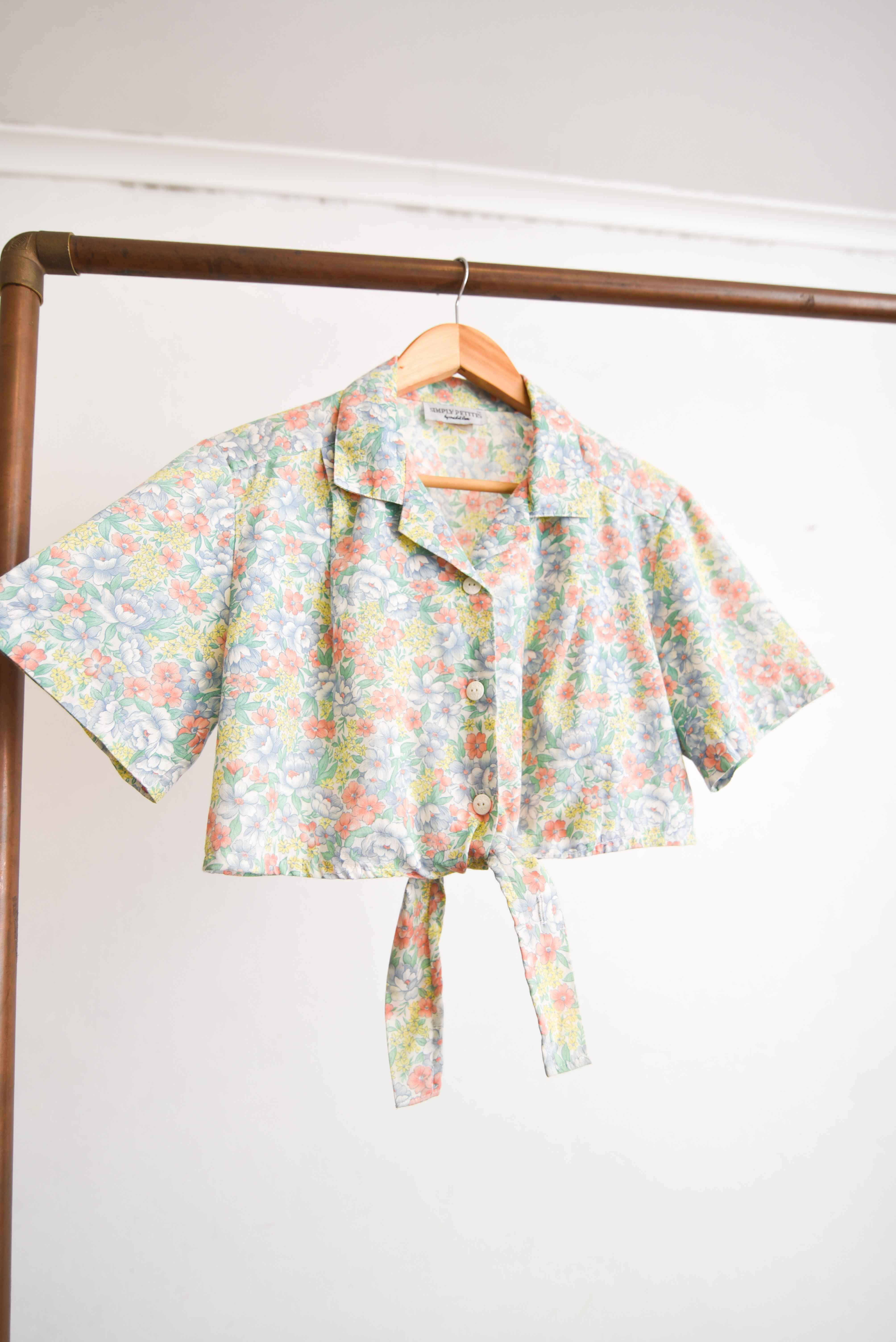 Blusa crop lazito pastel floral vntg