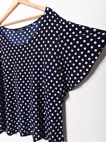 Polera lunares plus size