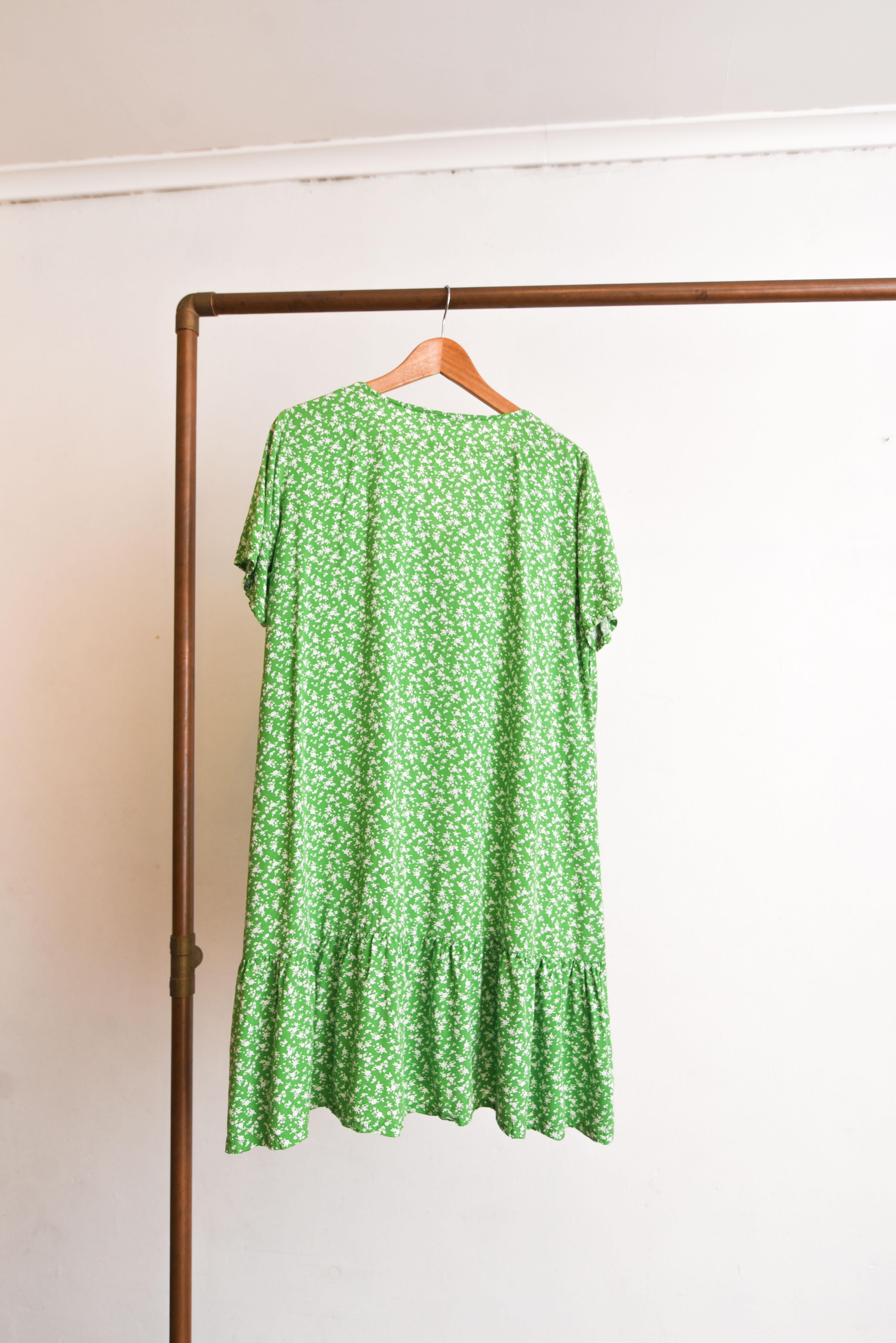 Vestido camisero verde floral