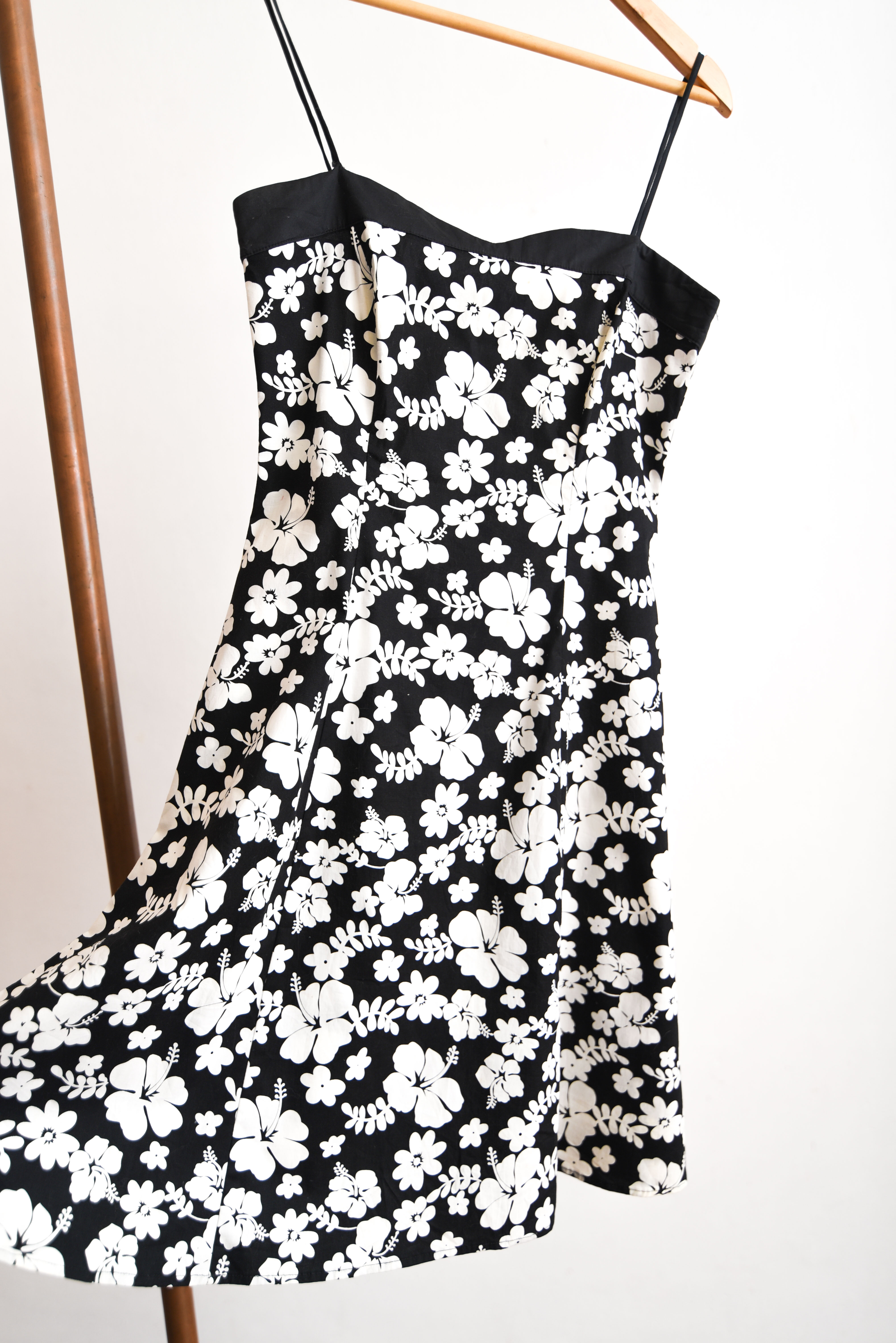 Vestido solera floral 90s b&w