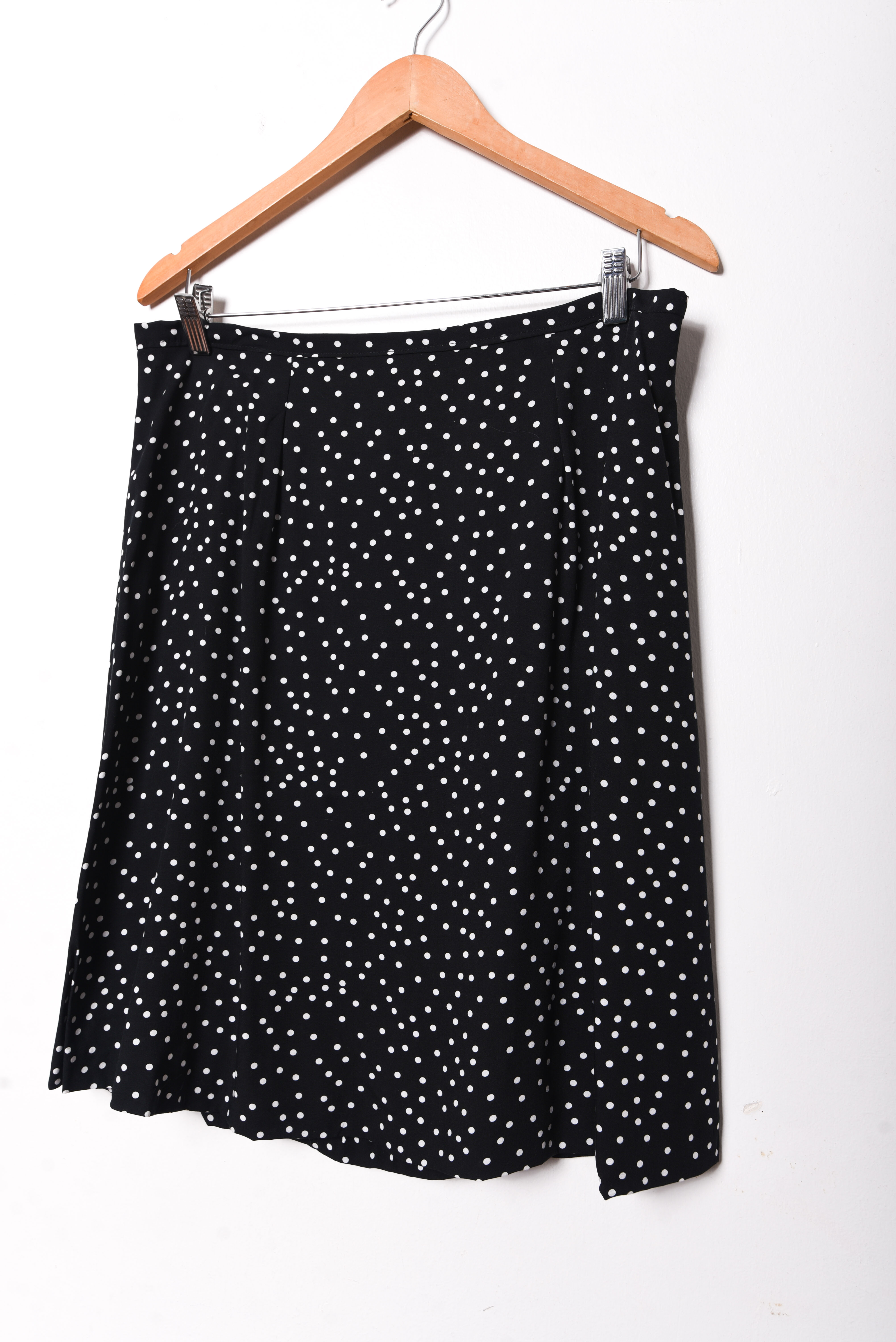 Falda negra polka dots