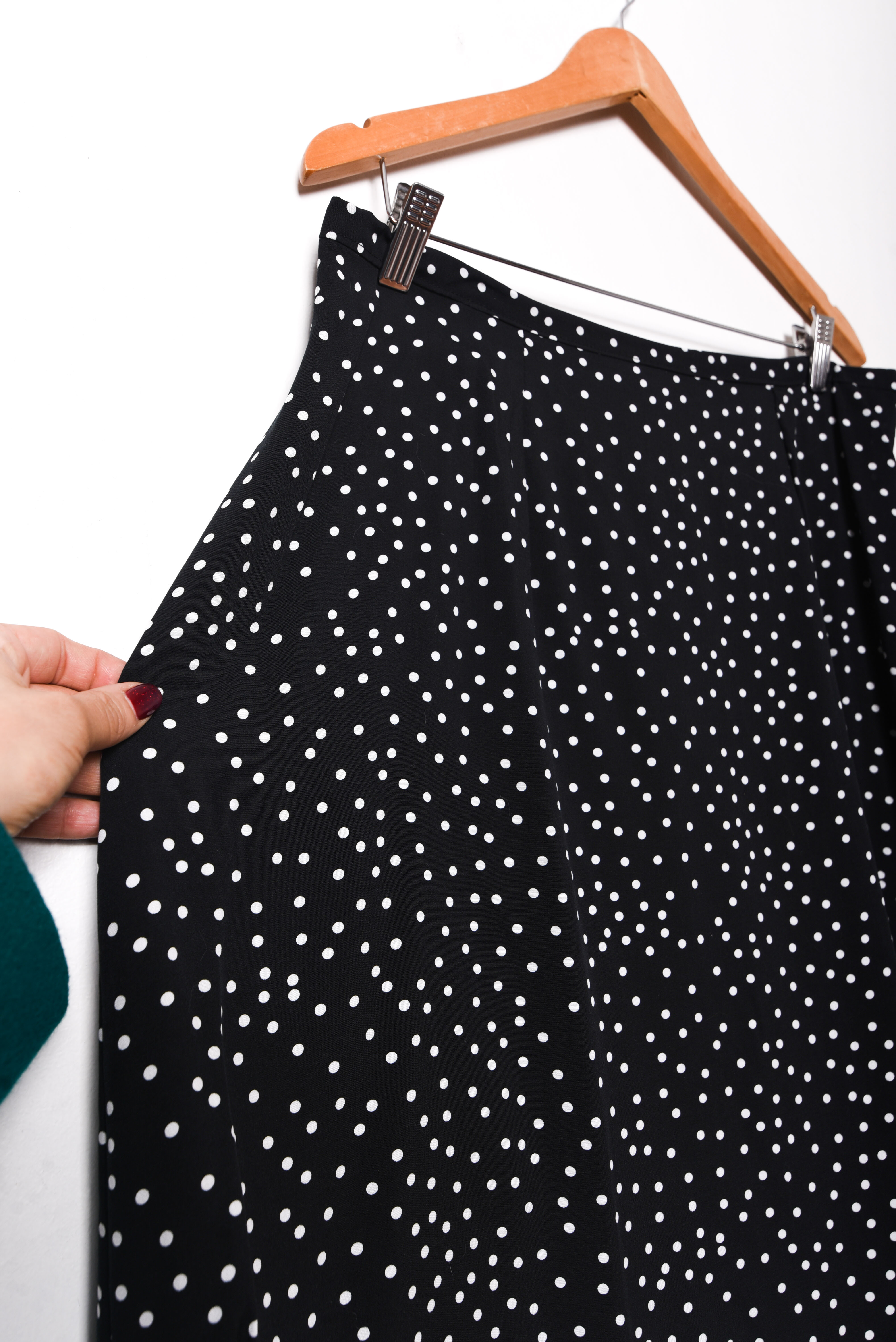 Falda negra polka dots