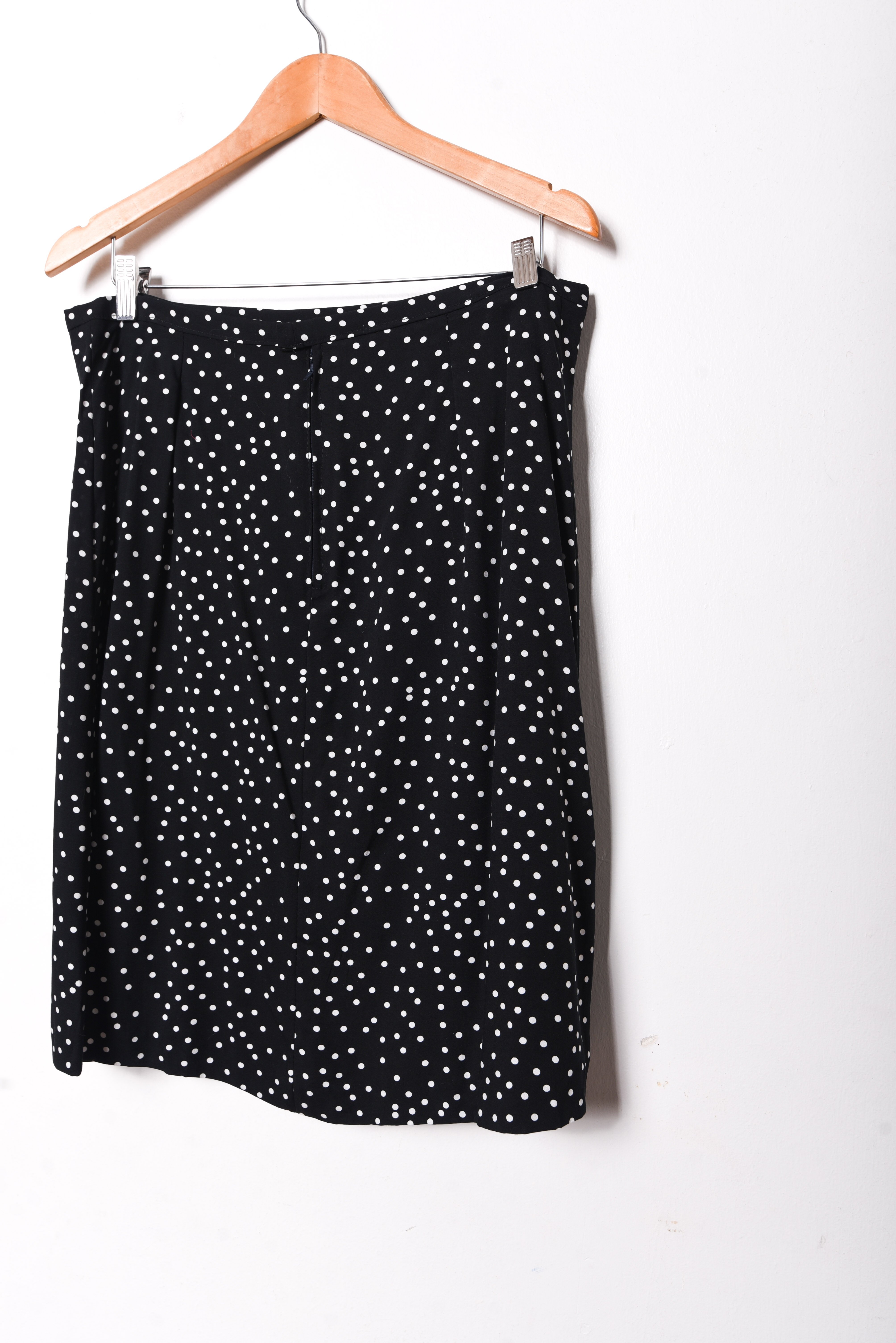 Falda negra polka dots