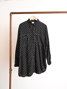 Camisa negra 90s figuras