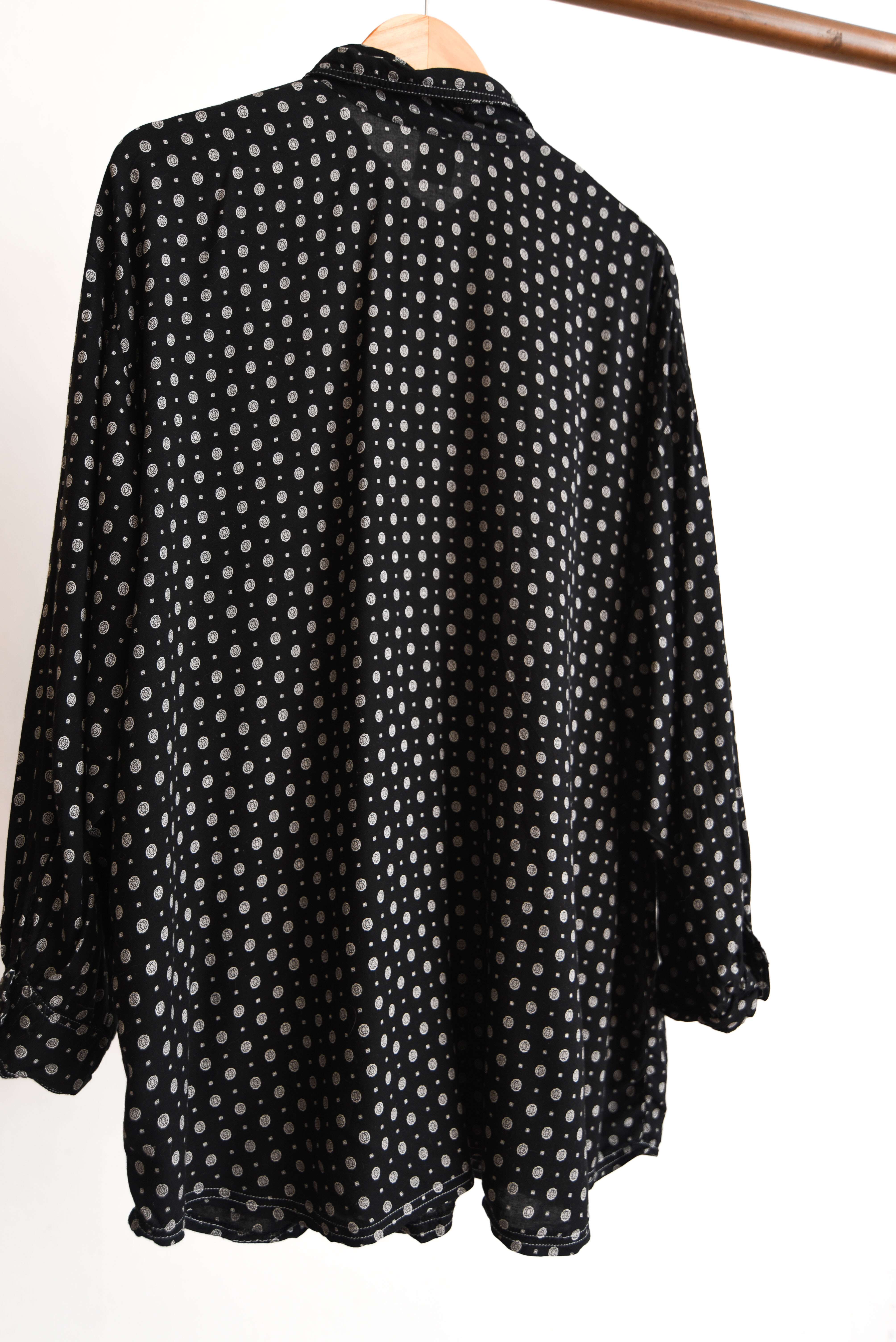 Camisa negra 90s figuras